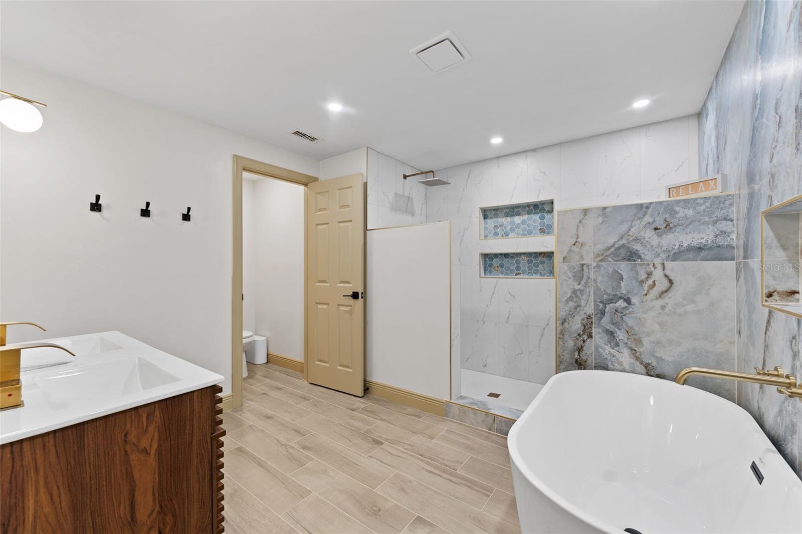 1830 LAKEVIEW RD, CLEARWATER, FL, 33764