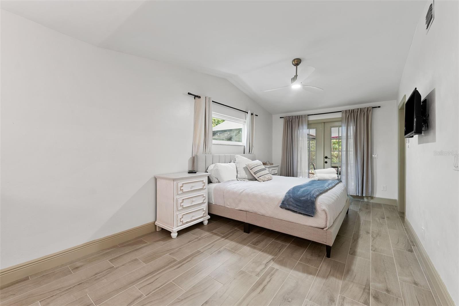 1830 LAKEVIEW RD, CLEARWATER, FL, 33764