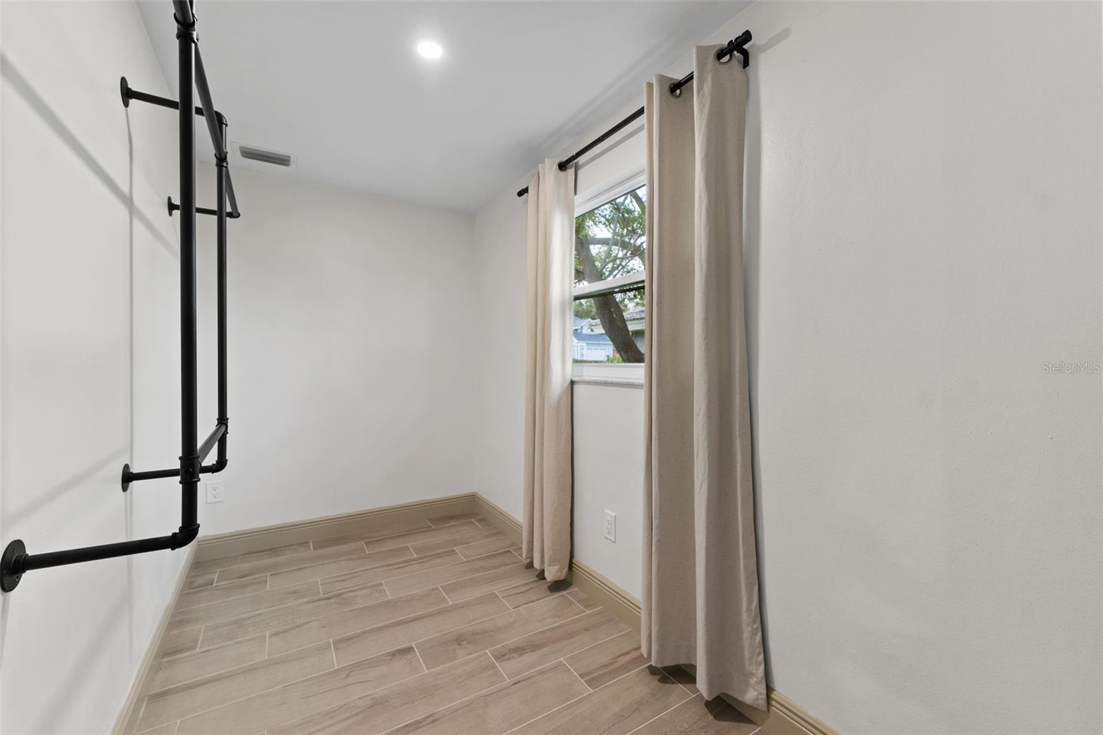 1830 LAKEVIEW RD, CLEARWATER, FL, 33764