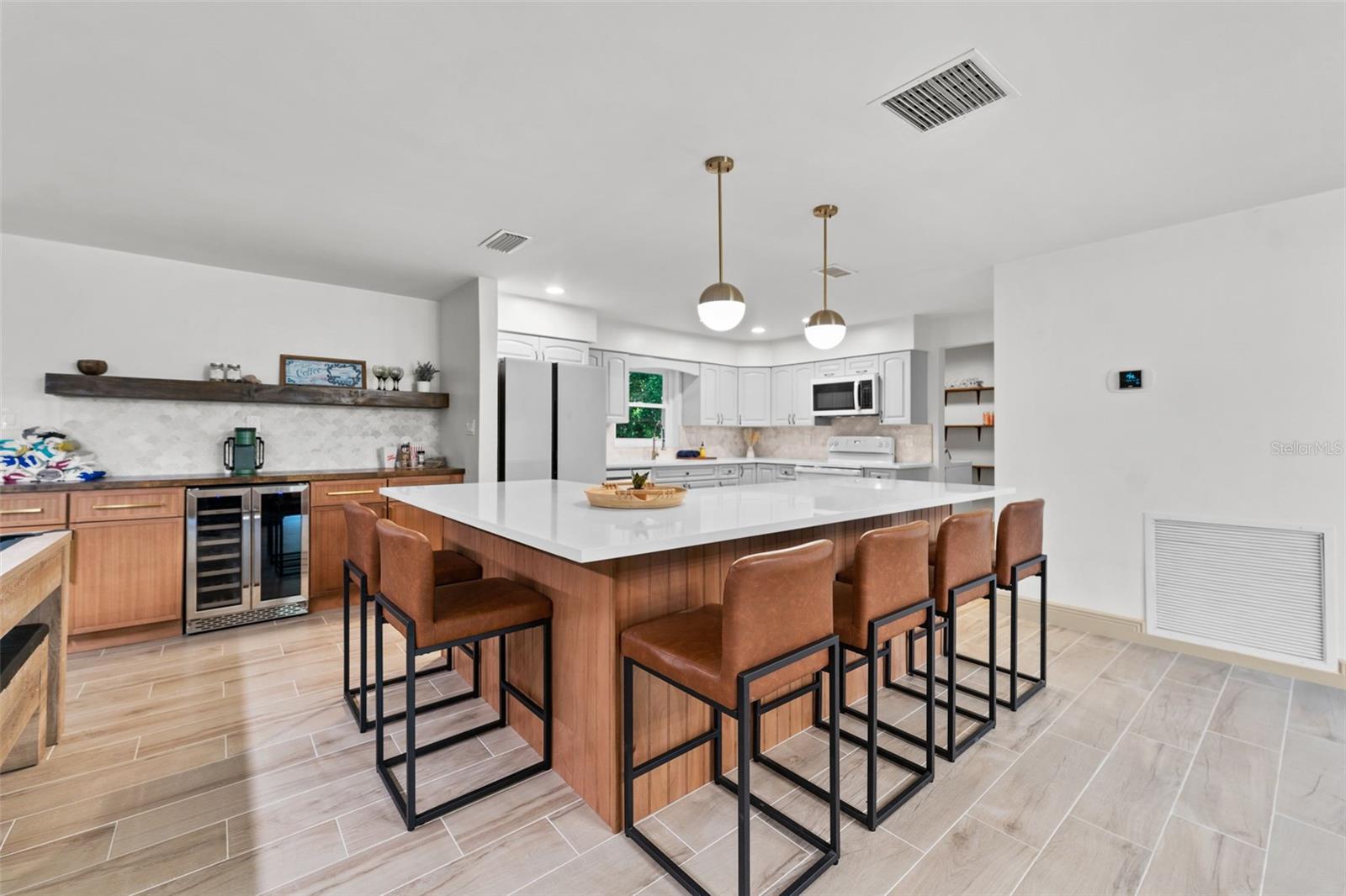 1830 LAKEVIEW RD, CLEARWATER, FL, 33764