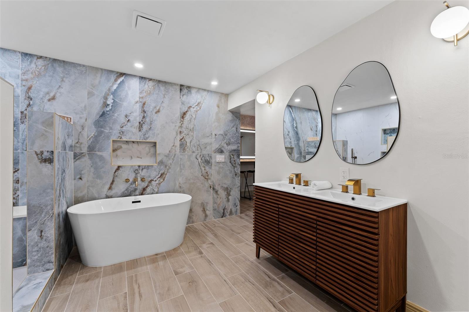 1830 LAKEVIEW RD, CLEARWATER, FL, 33764