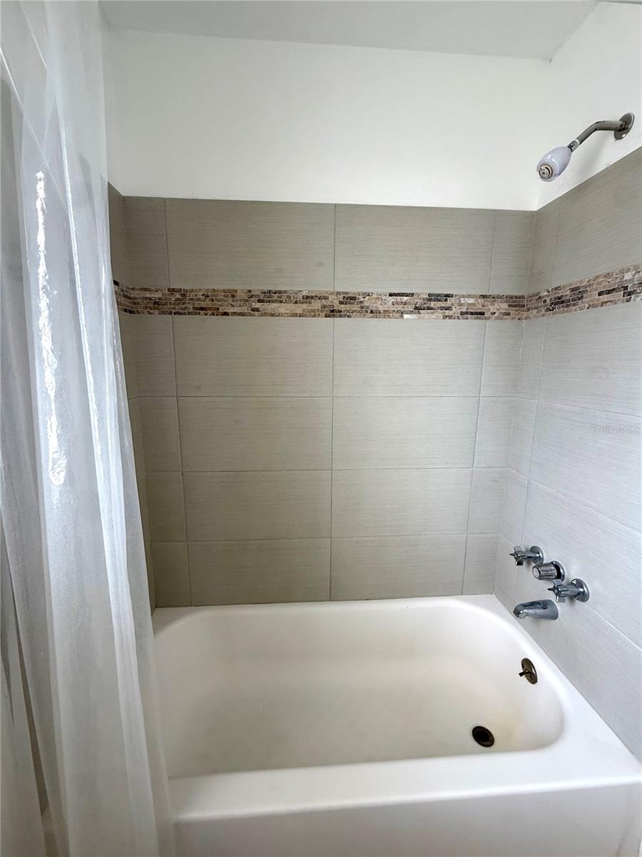 2800 E 113TH AVE #B4, TAMPA, FL, 33612