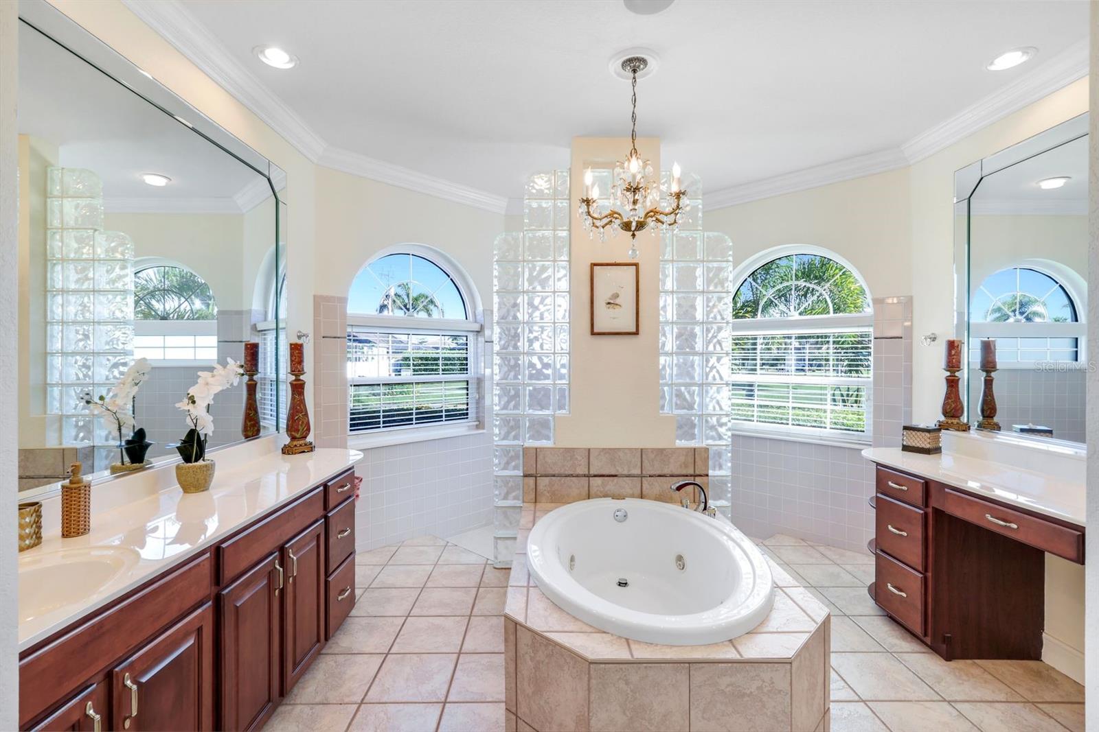 2022 EL DORADO PKWY W, CAPE CORAL, FL, 33914