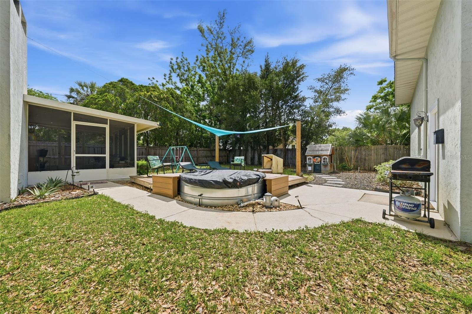 923 PARK DR, TAVARES, FL, 32778