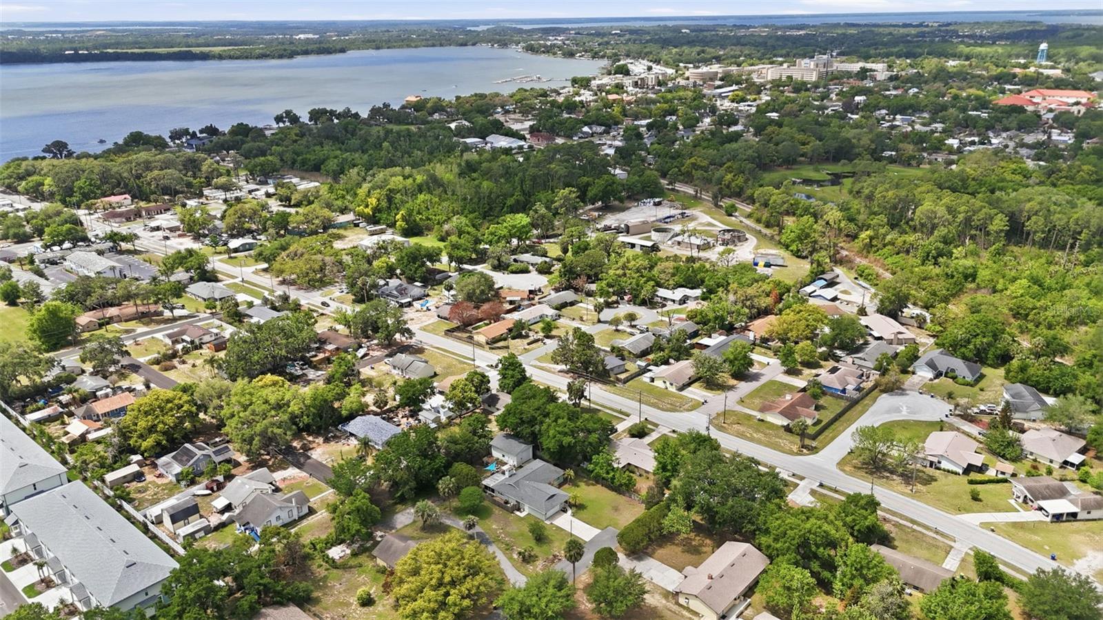 923 PARK DR, TAVARES, FL, 32778