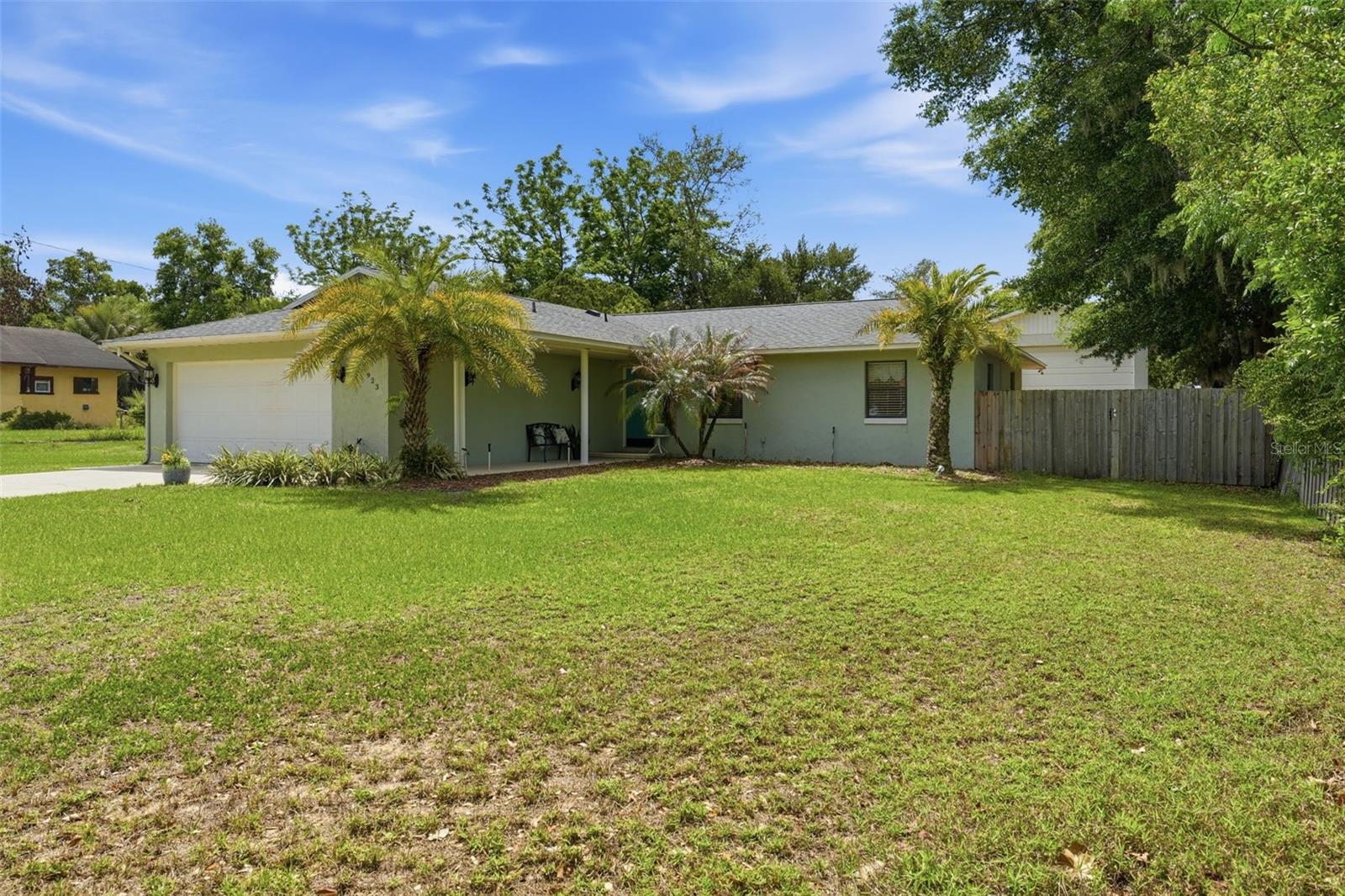 923 PARK DR, TAVARES, FL, 32778