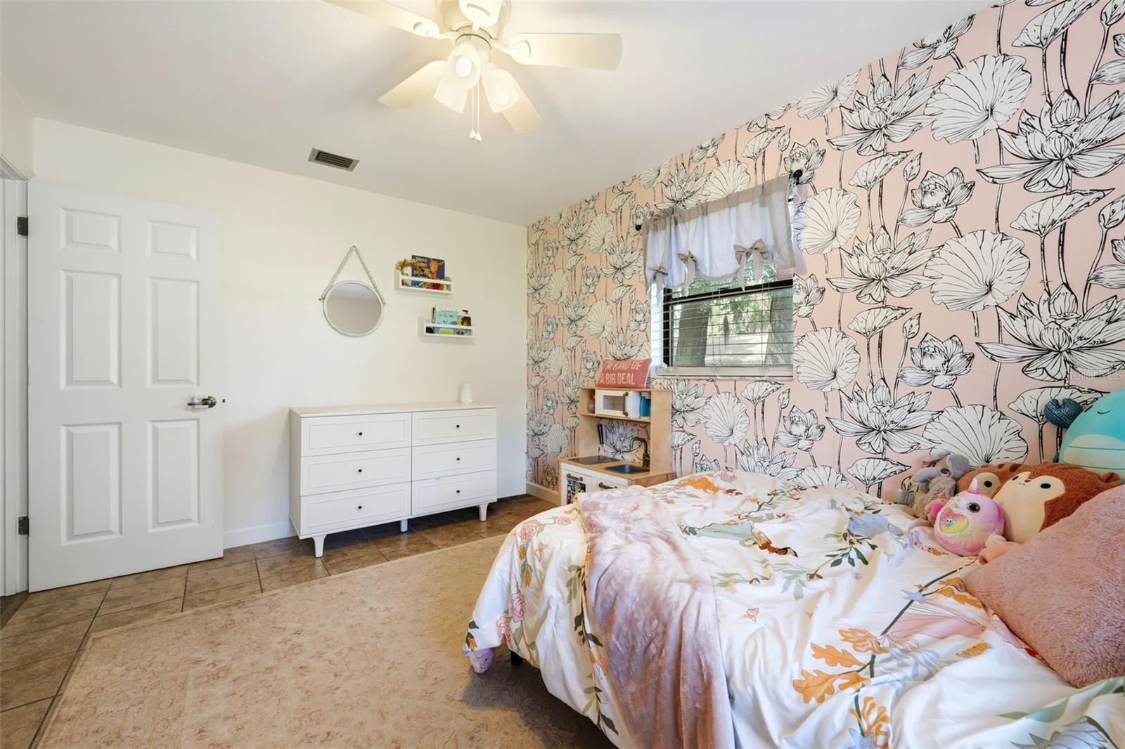 923 PARK DR, TAVARES, FL, 32778