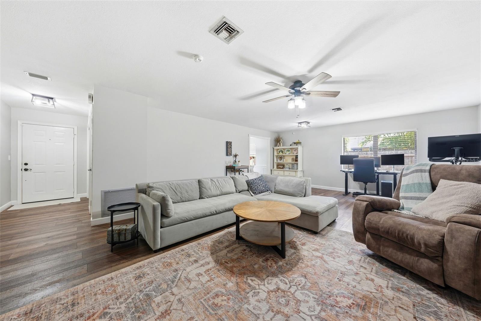 923 PARK DR, TAVARES, FL, 32778