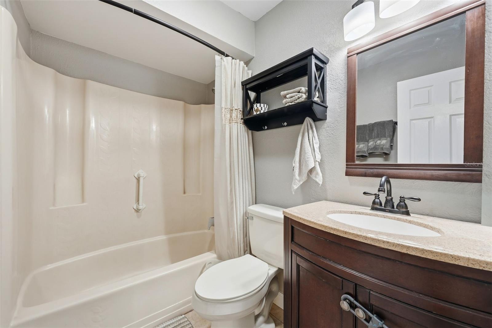 923 PARK DR, TAVARES, FL, 32778