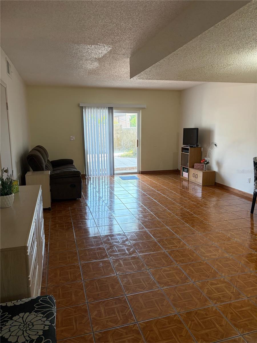 11727 WESSON CIR E, TAMPA, FL, 33618