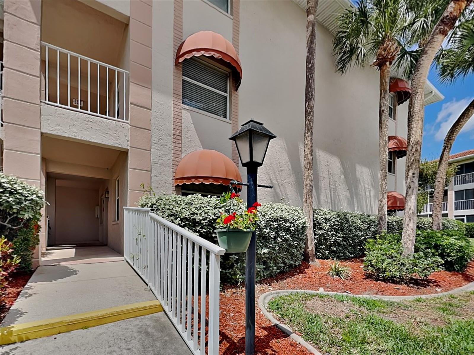 6501 STONE RIVER RD #110, BRADENTON, FL, 34203