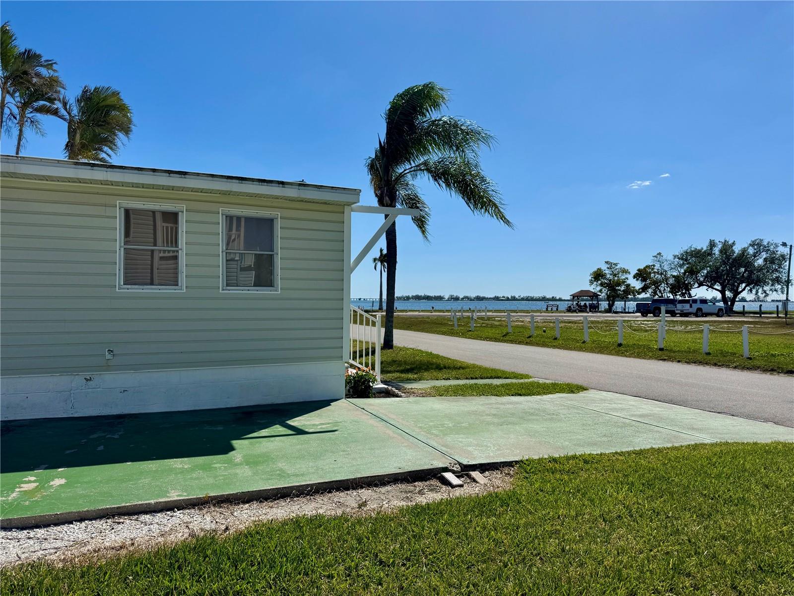 8 6TH ST, BRADENTON, FL, 34210