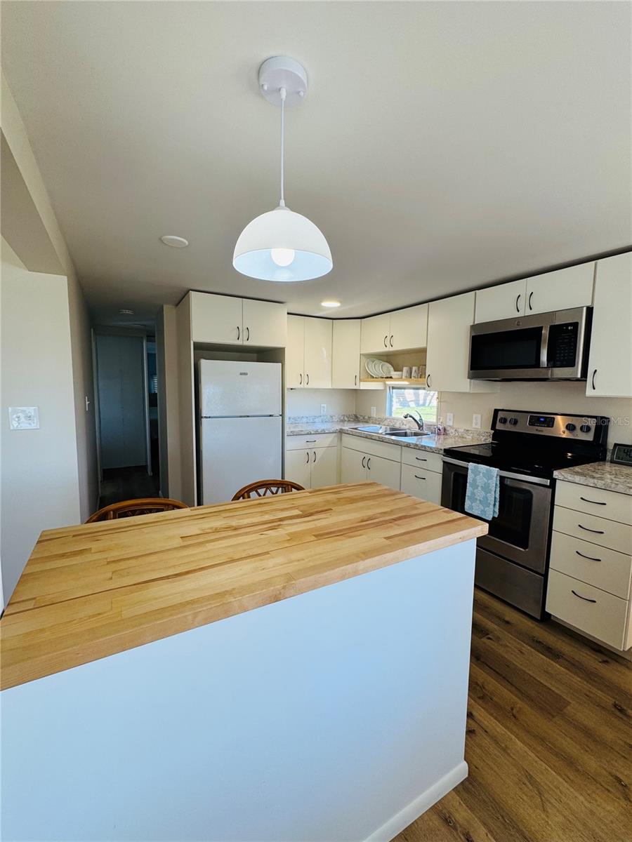 8 6TH ST, BRADENTON, FL, 34210