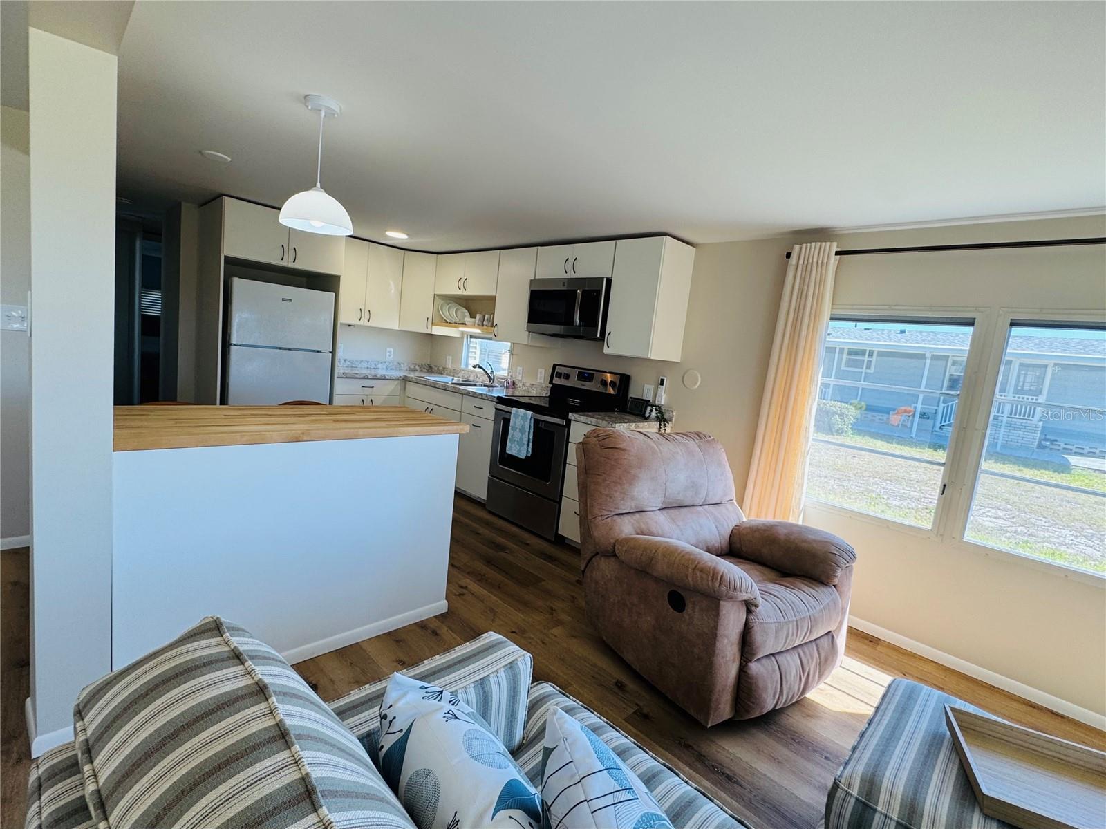 8 6TH ST, BRADENTON, FL, 34210