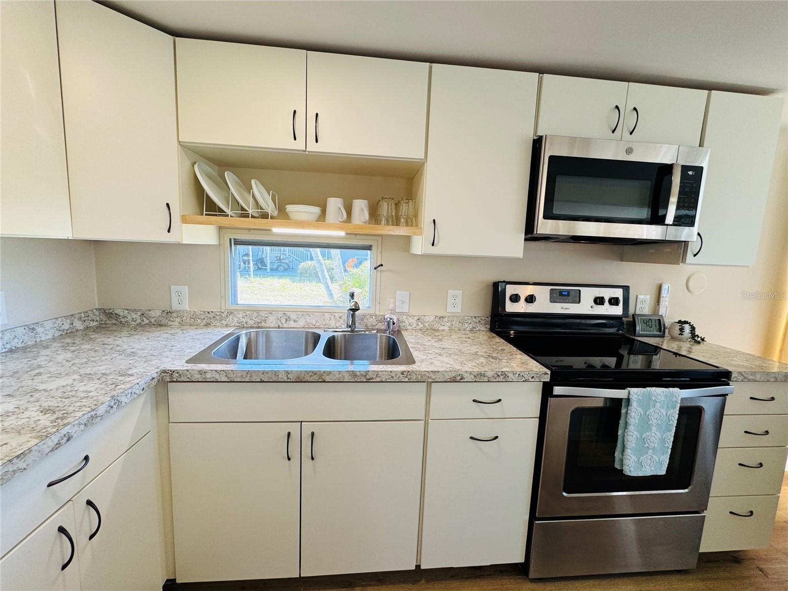 8 6TH ST, BRADENTON, FL, 34210