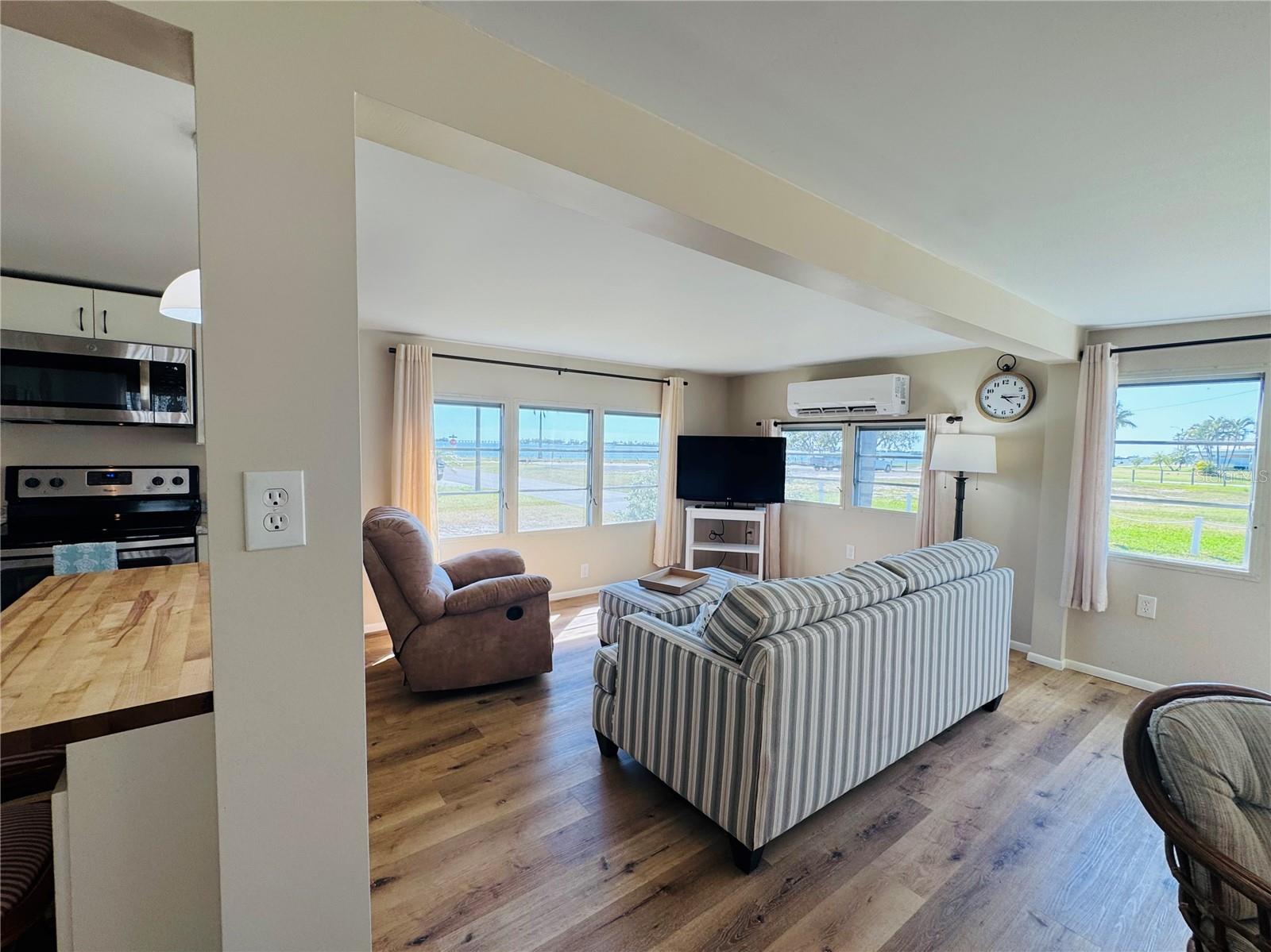 8 6TH ST, BRADENTON, FL, 34210