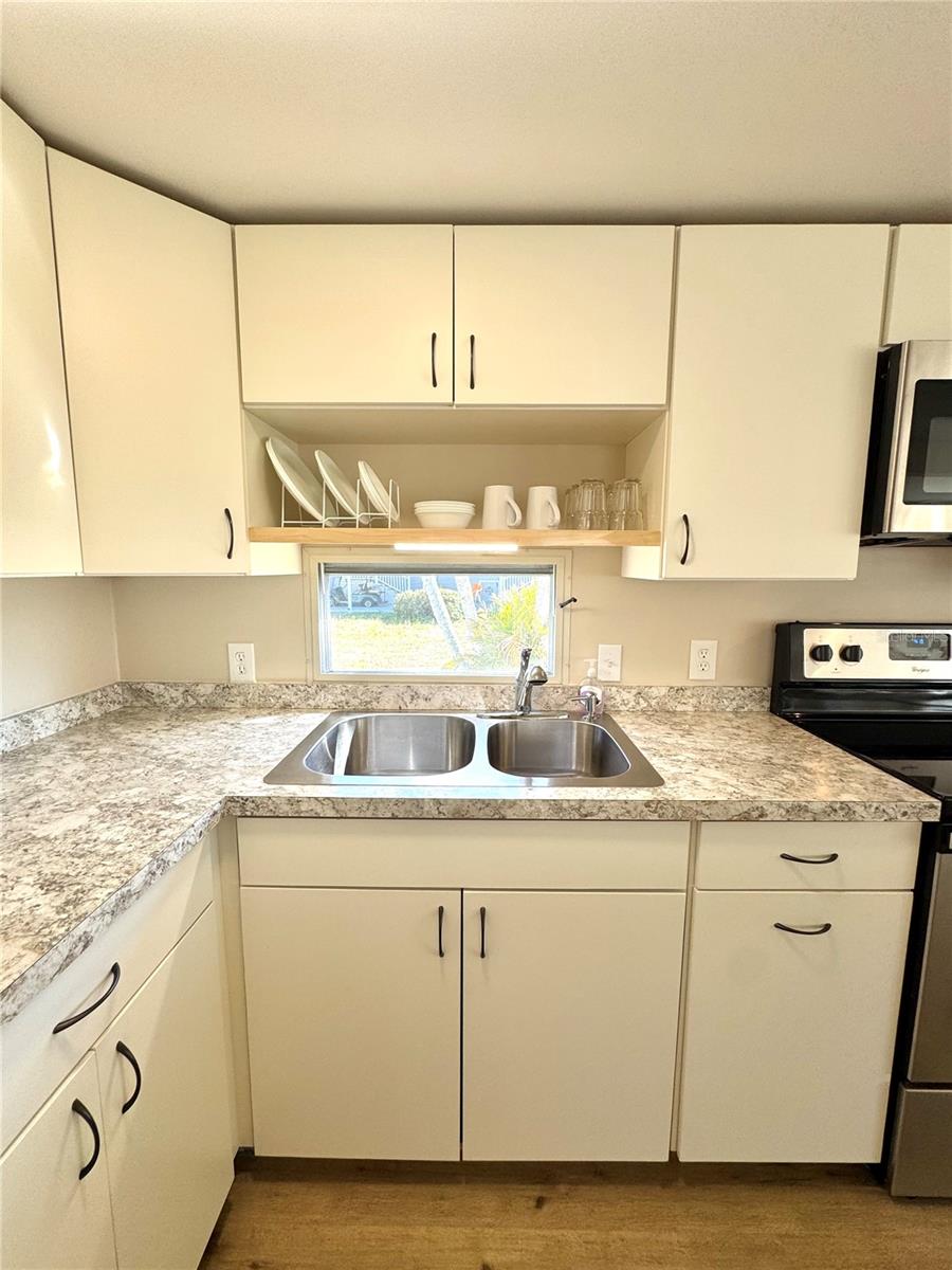 8 6TH ST, BRADENTON, FL, 34210