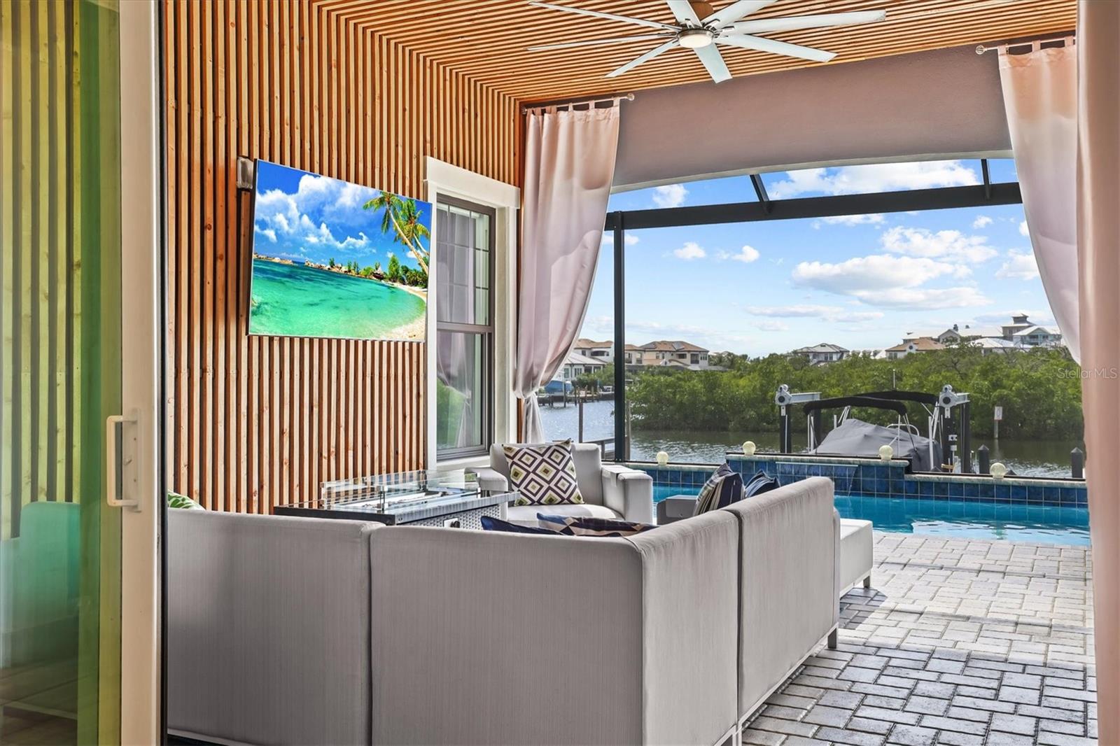 916 SEAGRAPE DR, RUSKIN, FL, 33570