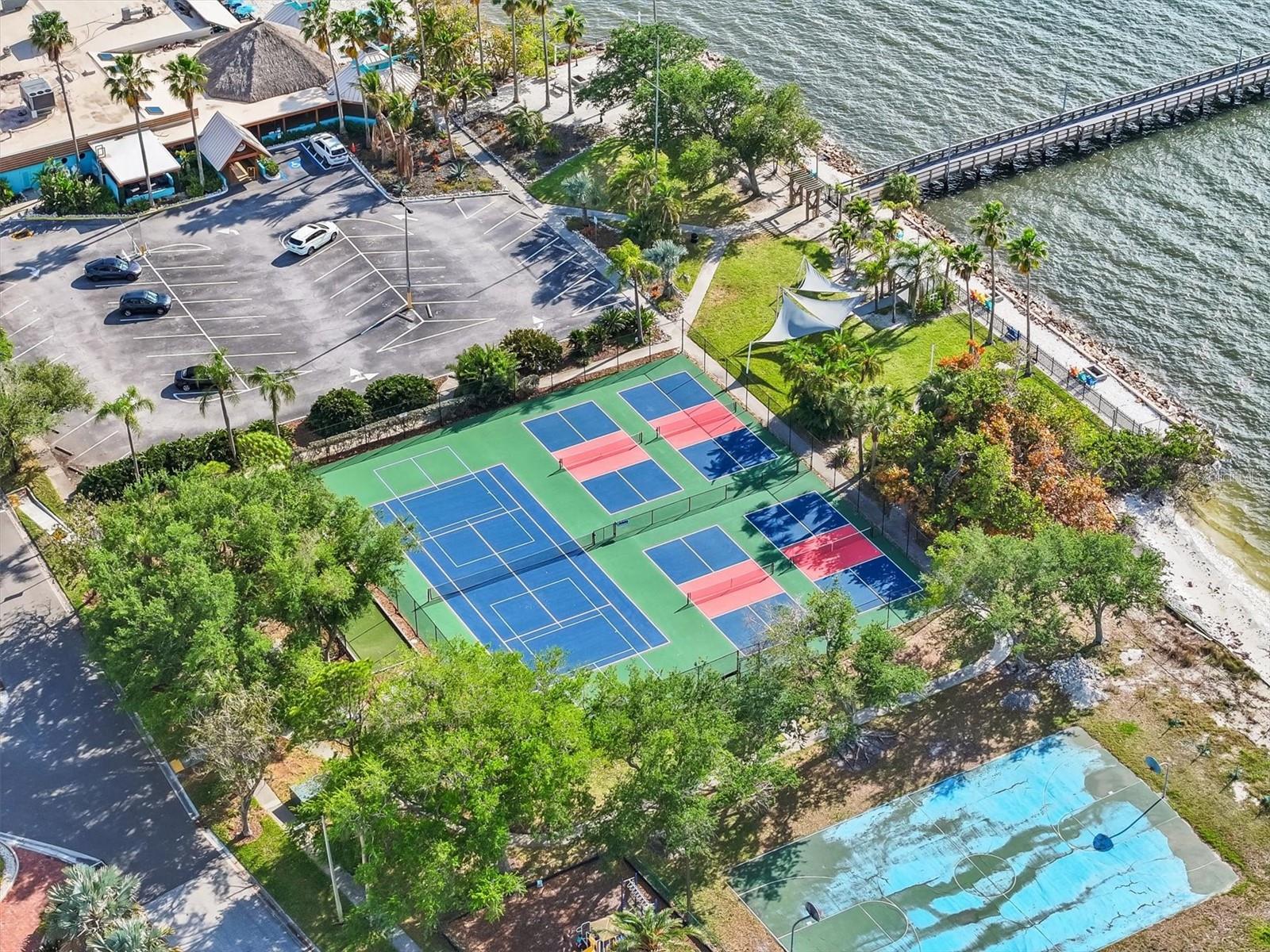 916 SEAGRAPE DR, RUSKIN, FL, 33570