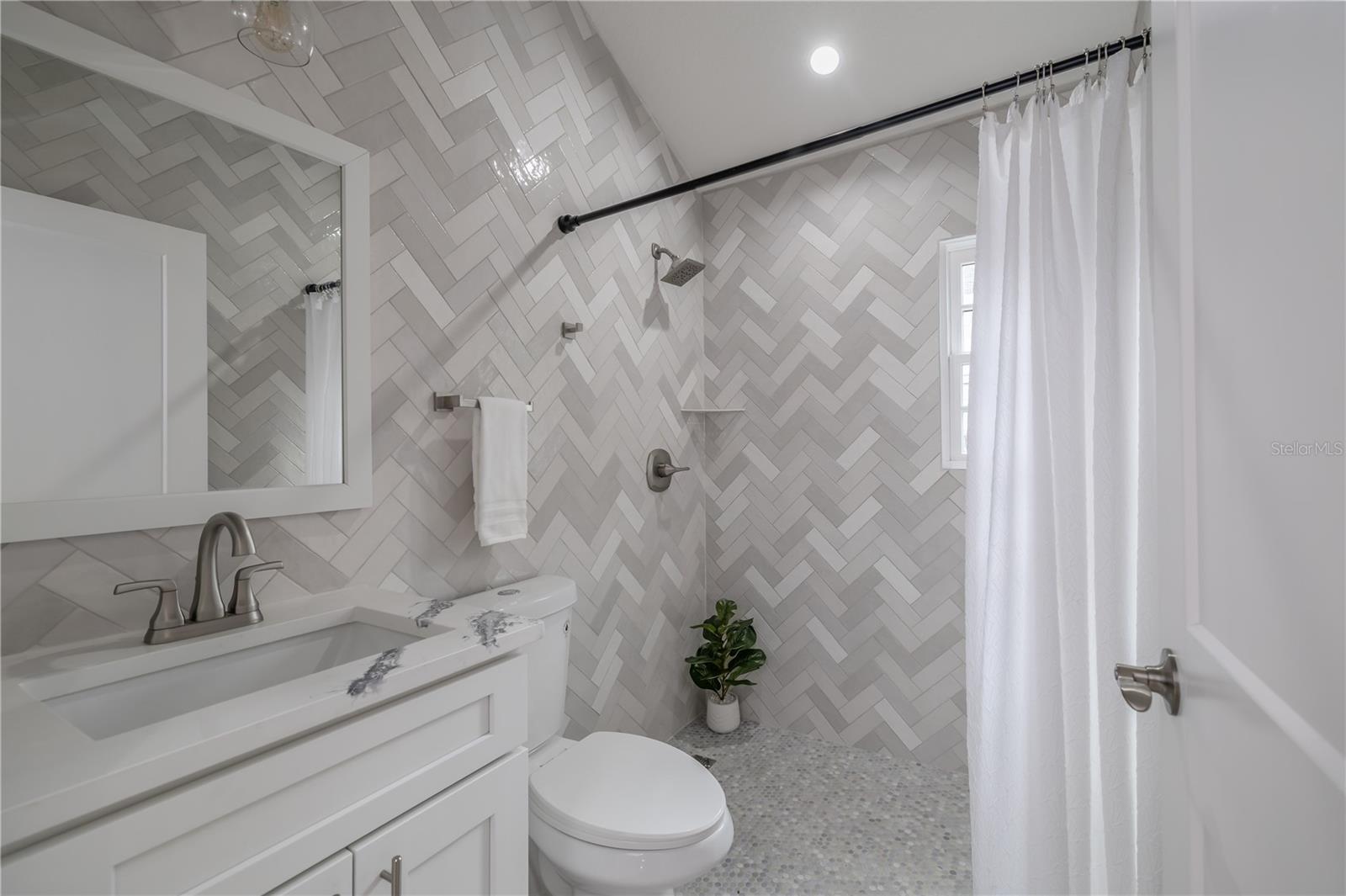 1209 E WASHINGTON ST, ORLANDO, FL, 32801