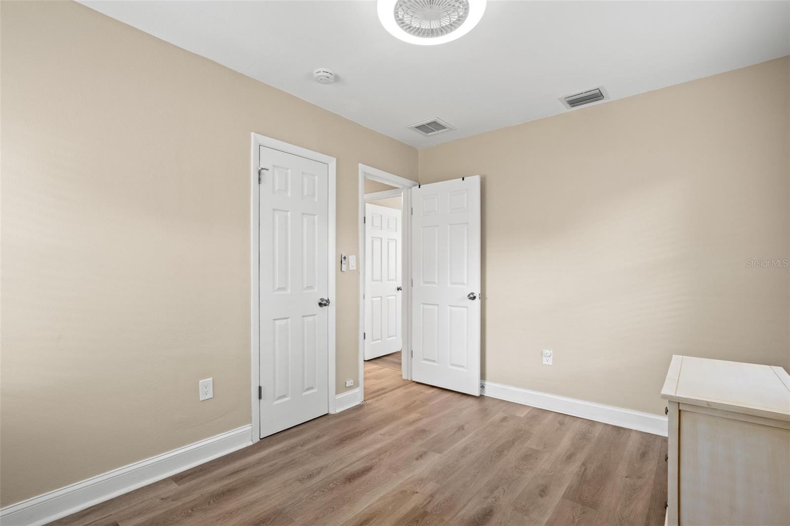 611 PINEWOOD DR, DUNEDIN, FL, 34698