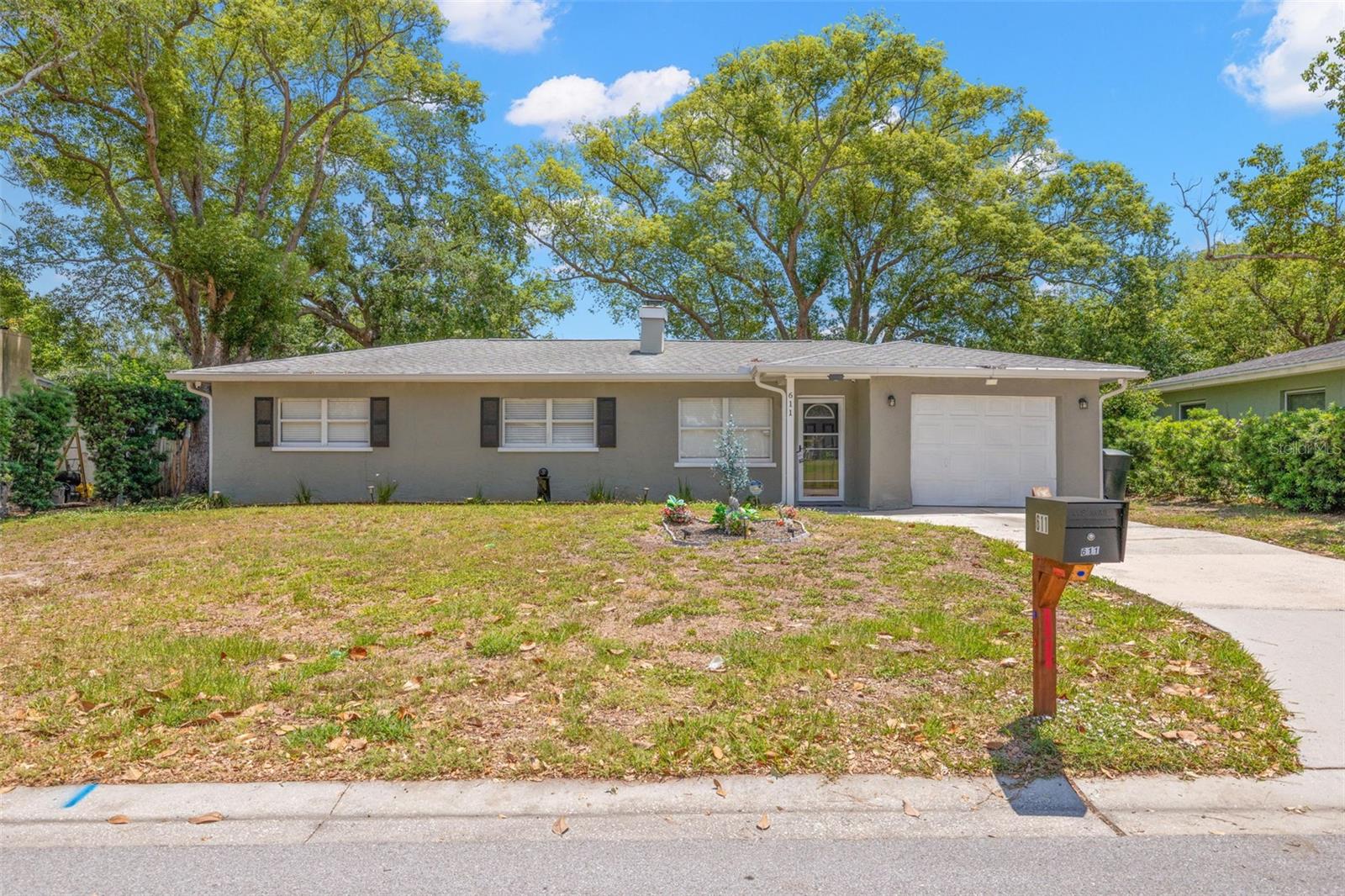 611 PINEWOOD DR, DUNEDIN, FL, 34698