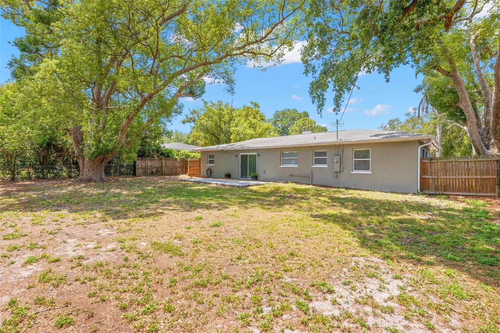611 PINEWOOD DR, DUNEDIN, FL, 34698
