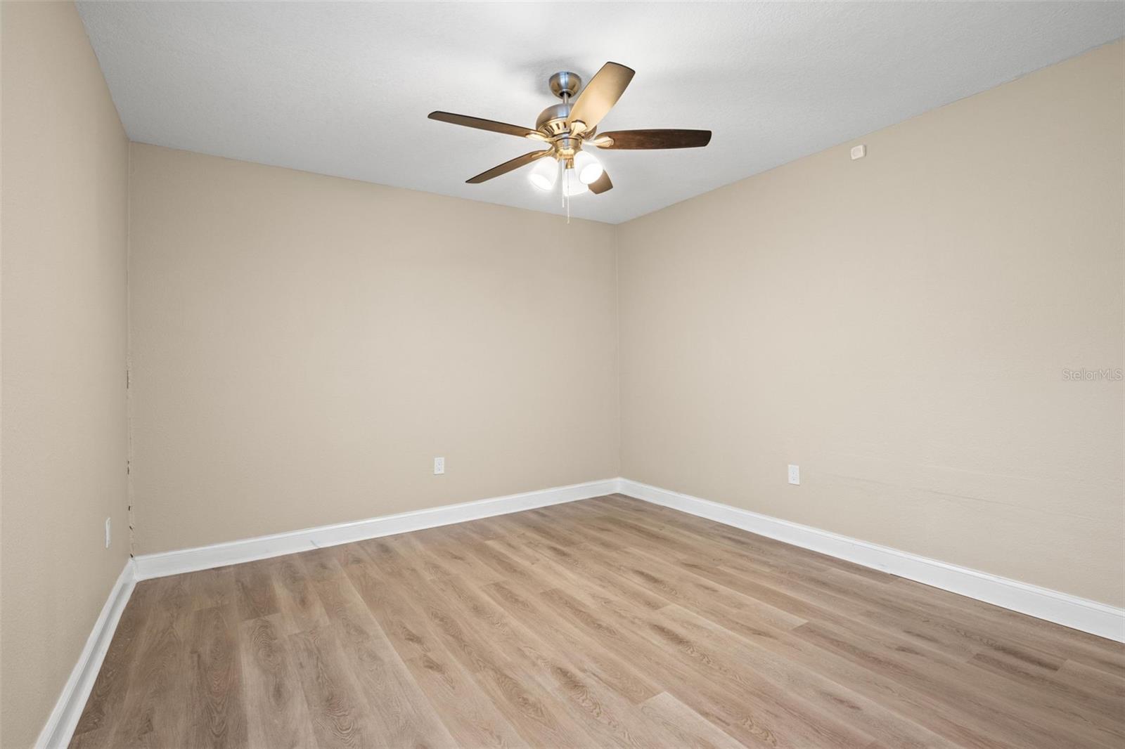 611 PINEWOOD DR, DUNEDIN, FL, 34698