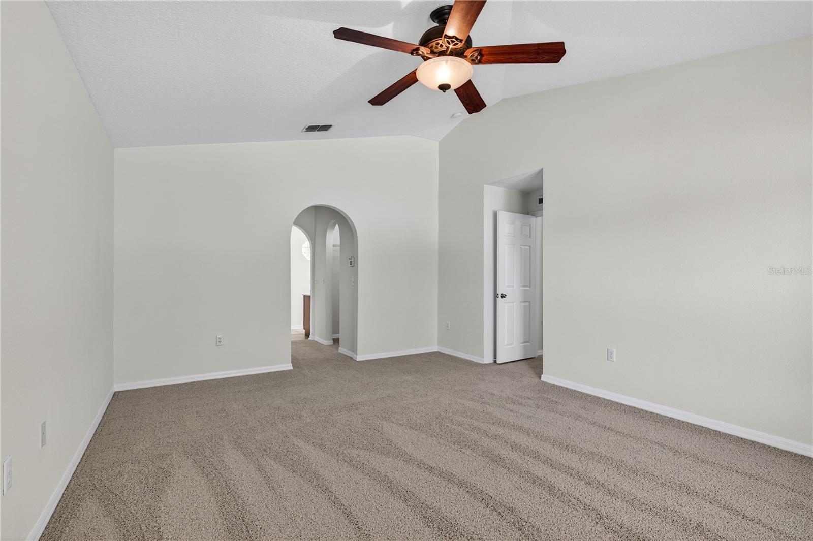 2209 JENNAH CIR, EUSTIS, FL, 32726