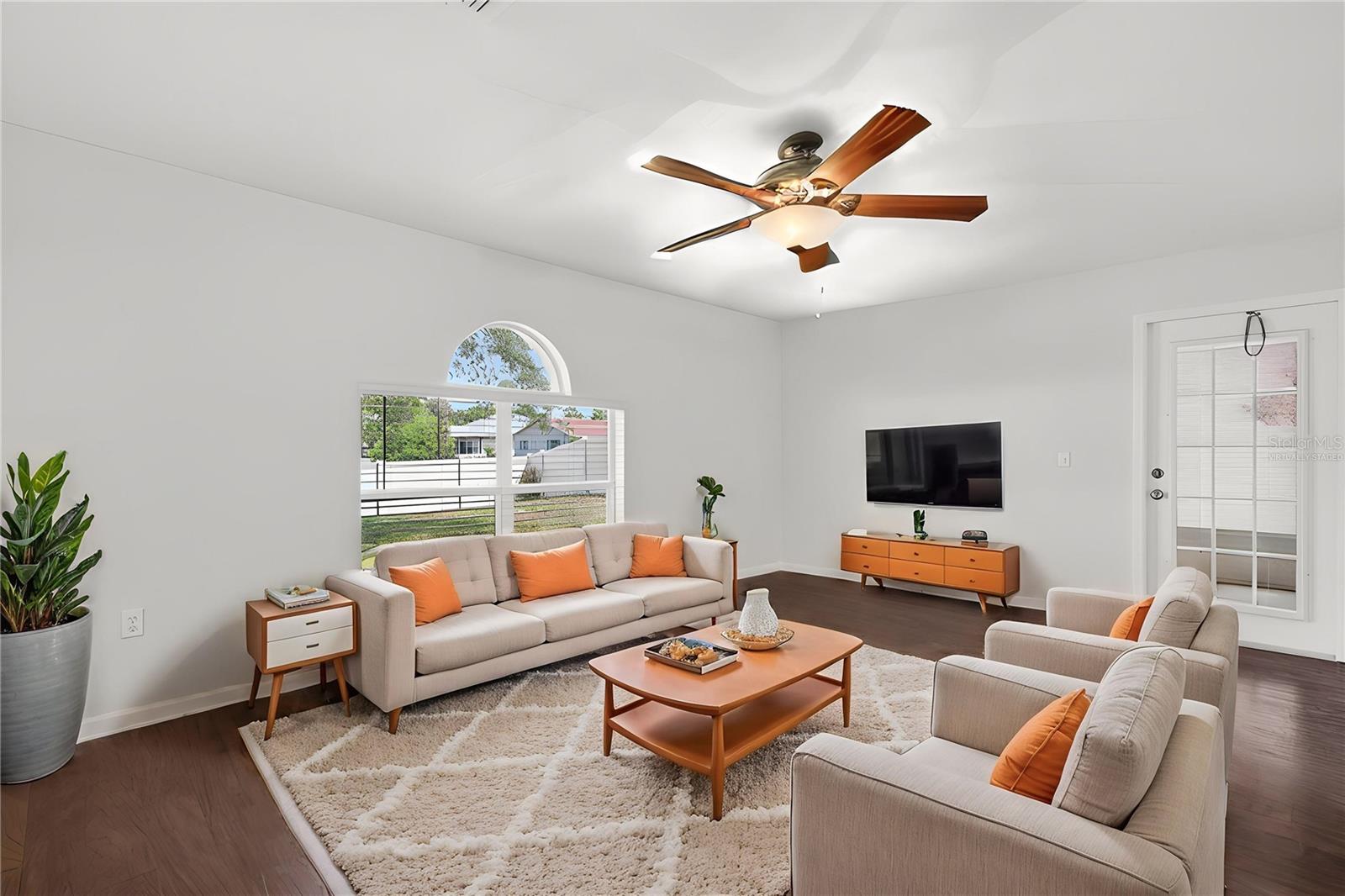 2209 JENNAH CIR, EUSTIS, FL, 32726