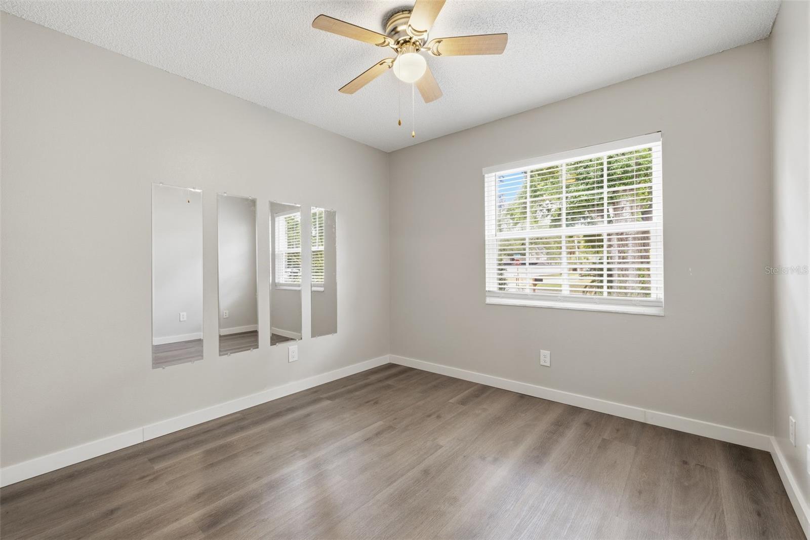 8522 CALADESI ISLAND DR, TEMPLE TERRACE, FL, 33637