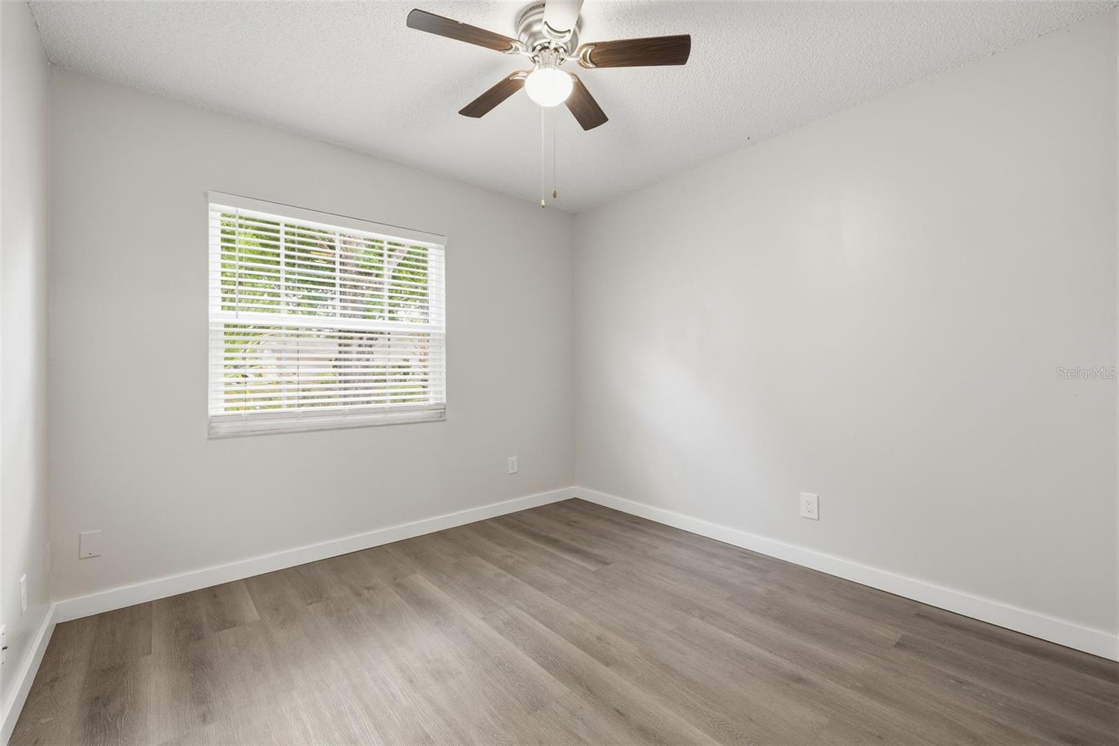 8522 CALADESI ISLAND DR, TEMPLE TERRACE, FL, 33637