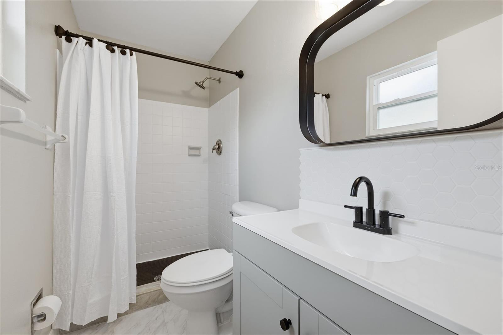 8522 CALADESI ISLAND DR, TEMPLE TERRACE, FL, 33637