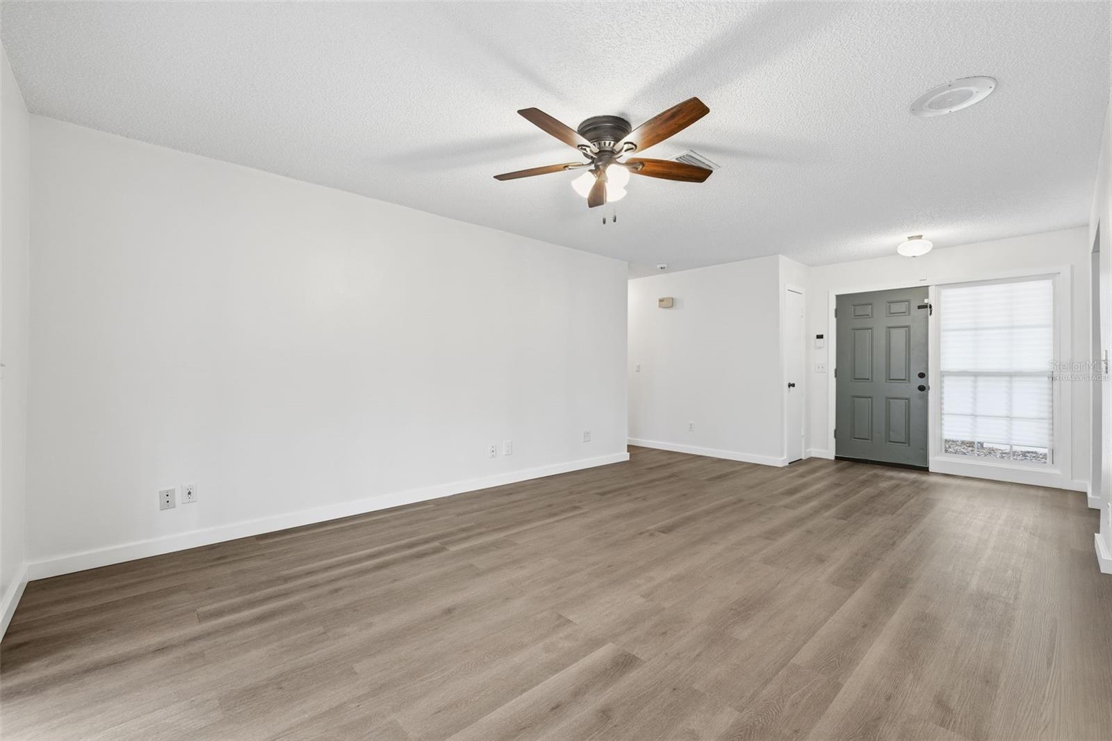 8522 CALADESI ISLAND DR, TEMPLE TERRACE, FL, 33637