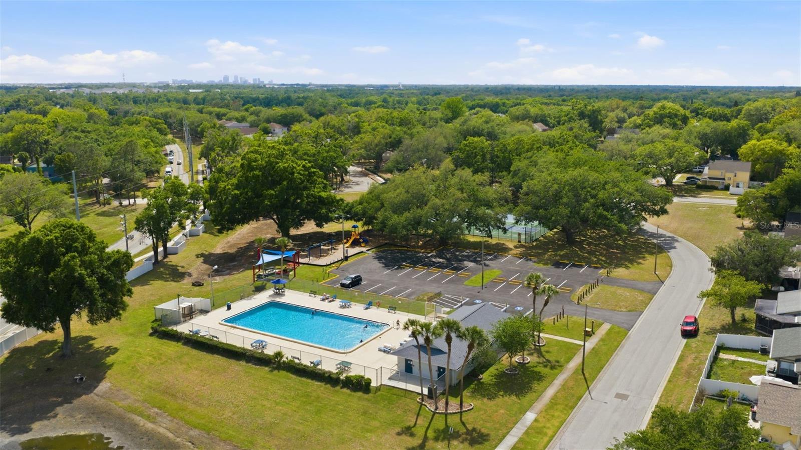 8522 CALADESI ISLAND DR, TEMPLE TERRACE, FL, 33637