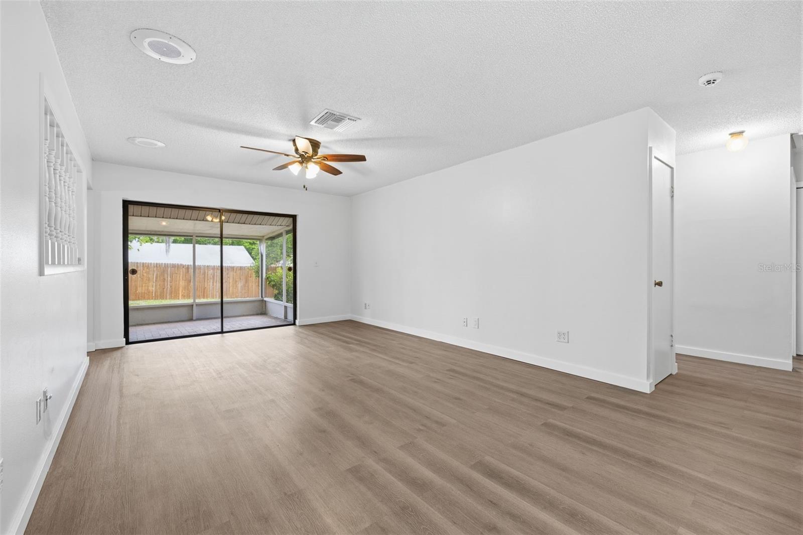 8522 CALADESI ISLAND DR, TEMPLE TERRACE, FL, 33637