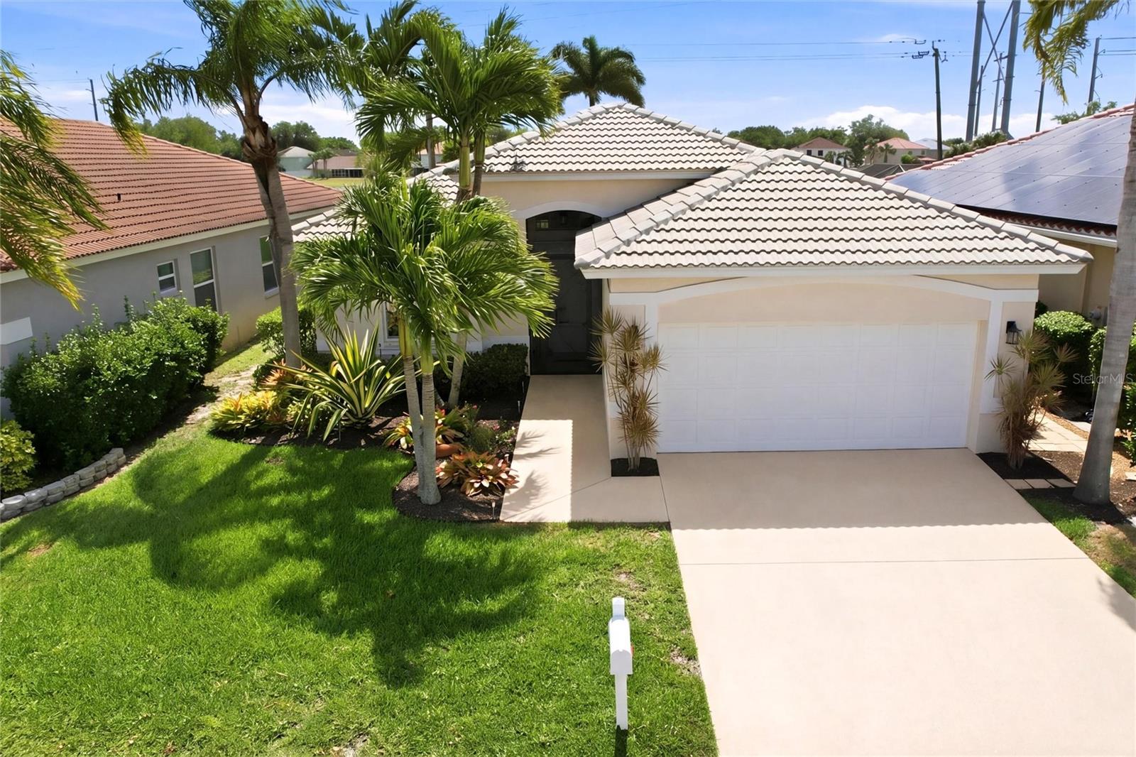 11198 LAKELAND CIR, FORT MYERS, FL, 33913