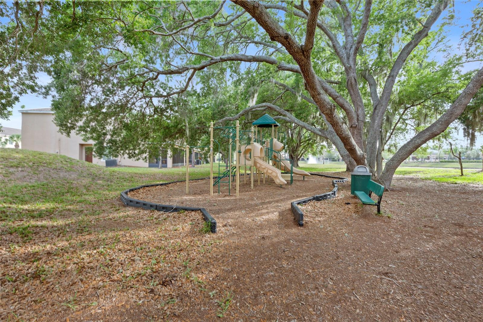 9718 HOUND CHASE DR, GIBSONTON, FL, 33534