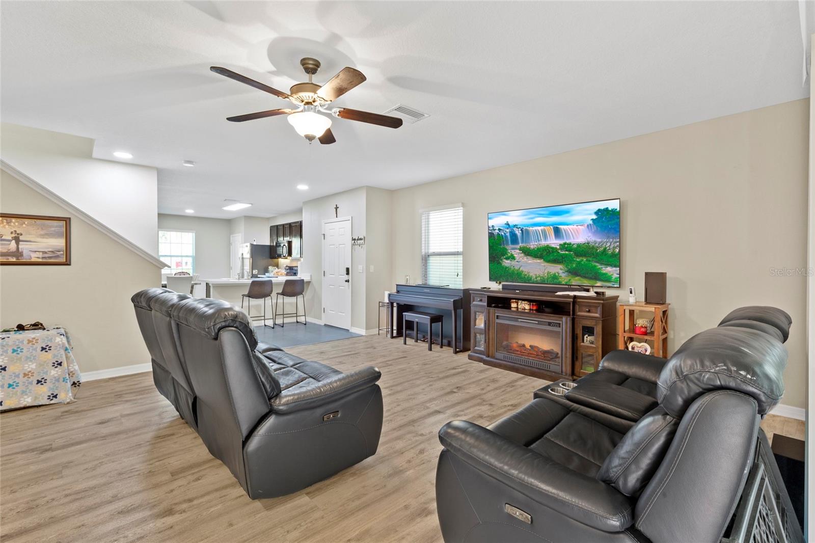 9718 HOUND CHASE DR, GIBSONTON, FL, 33534