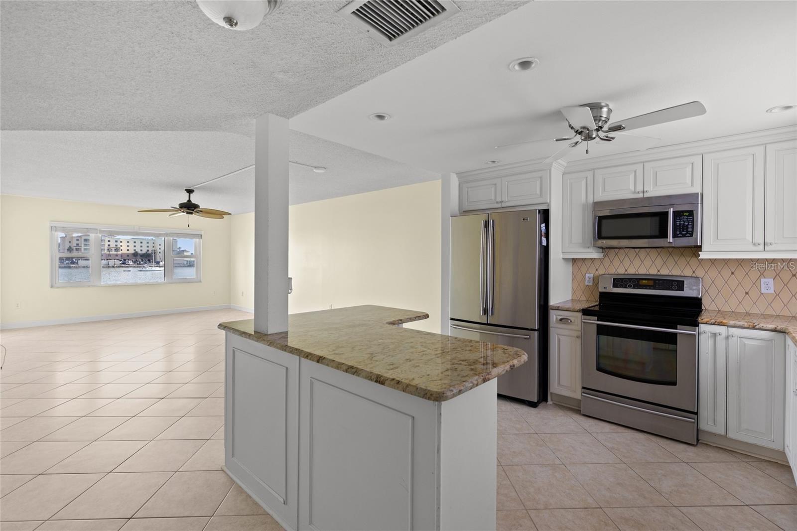 4775 COVE CIR #202, ST PETERSBURG, FL, 33708