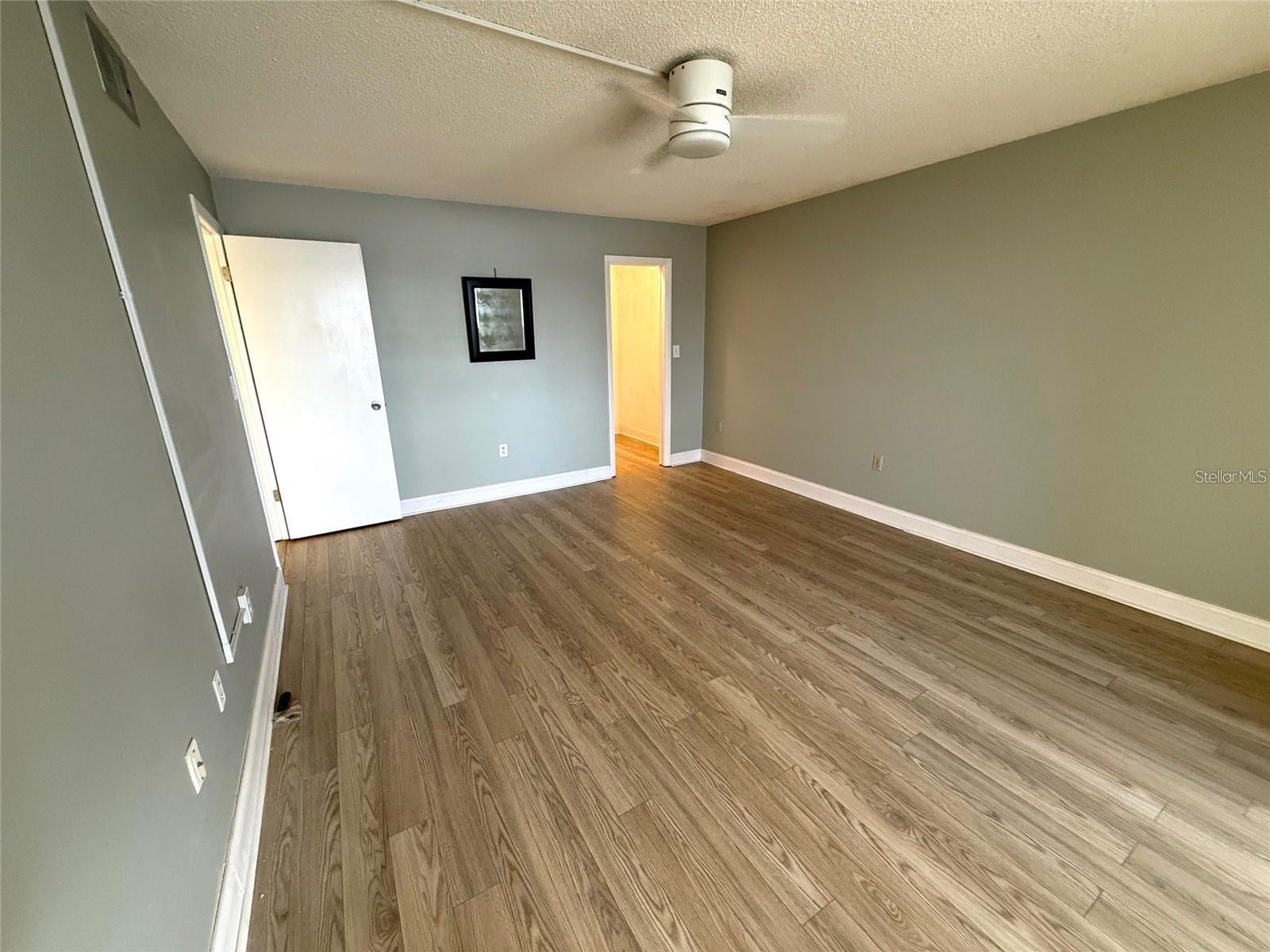 4775 COVE CIR #202, ST PETERSBURG, FL, 33708