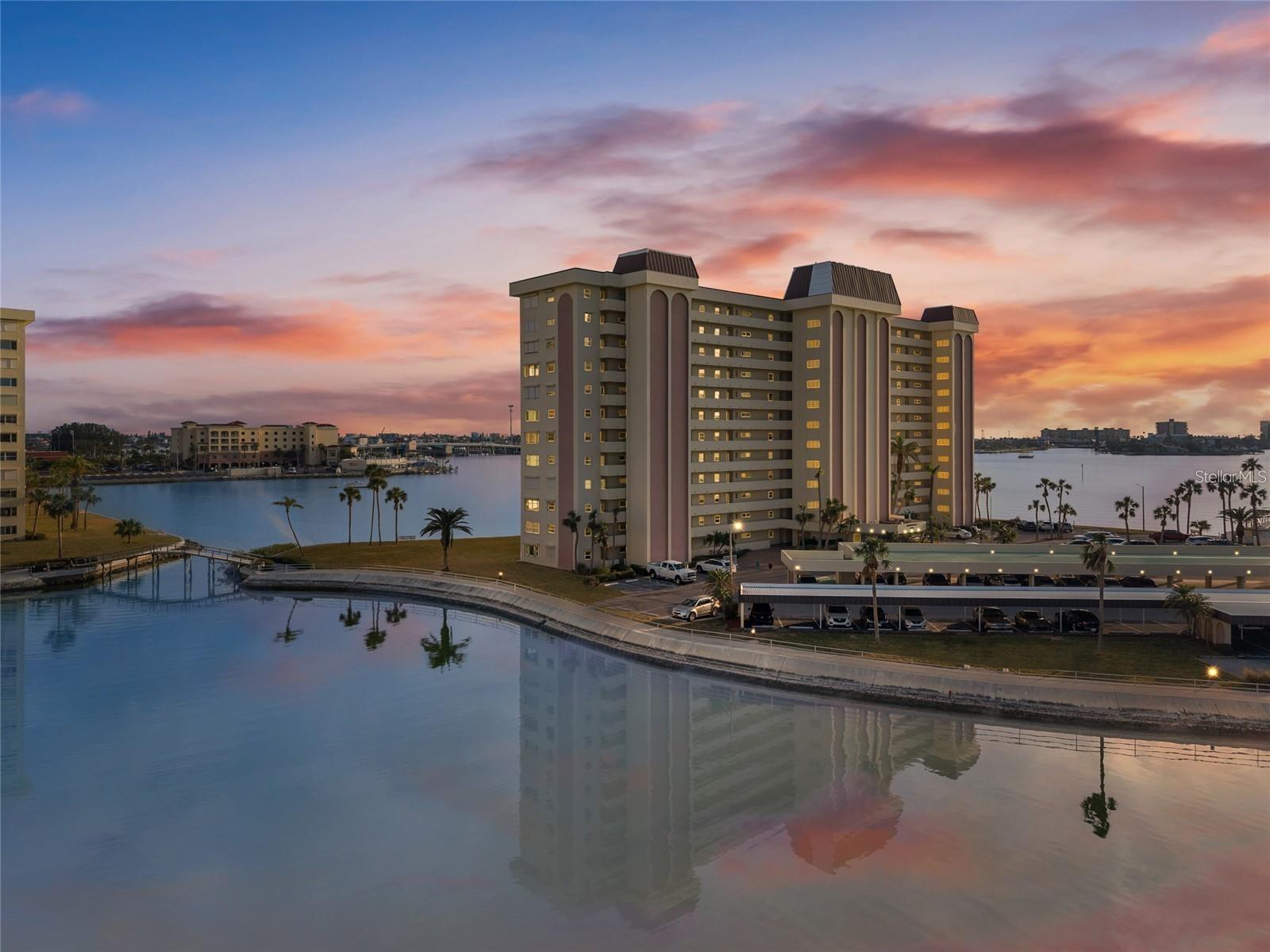 4775 COVE CIR #202, ST PETERSBURG, FL, 33708