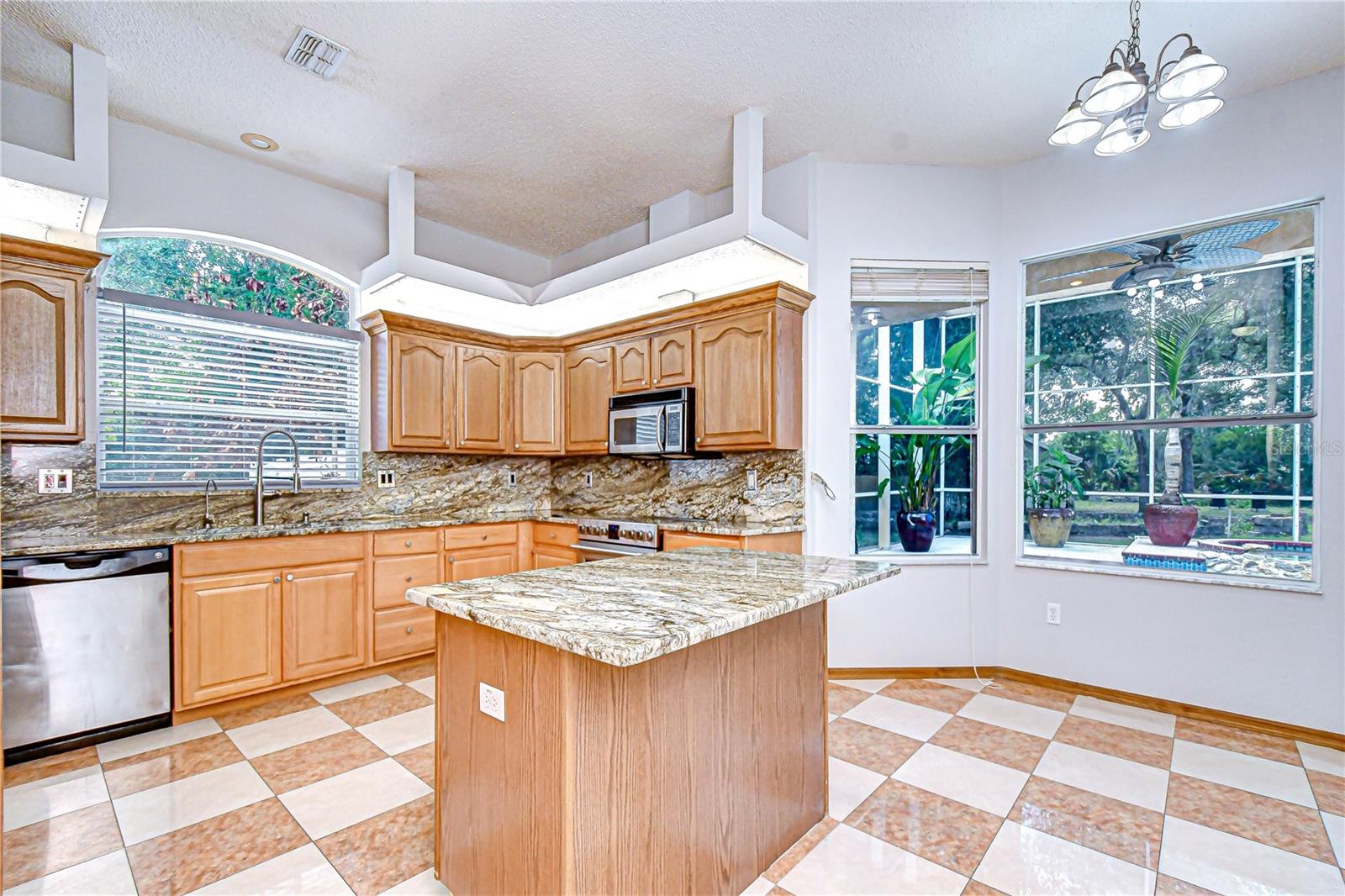 6213 PARKWAY BLVD, LAND O LAKES, FL, 34639