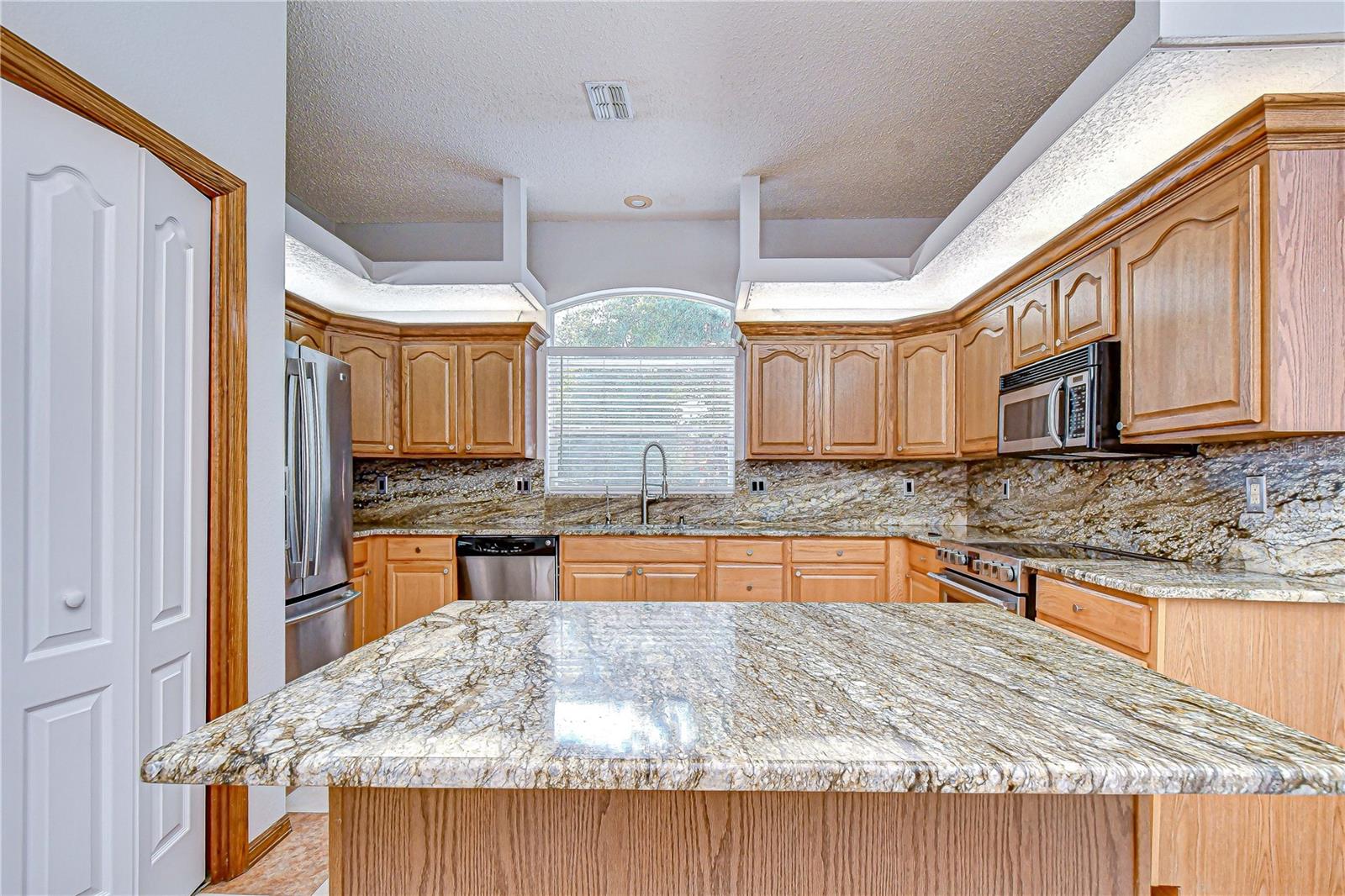 6213 PARKWAY BLVD, LAND O LAKES, FL, 34639