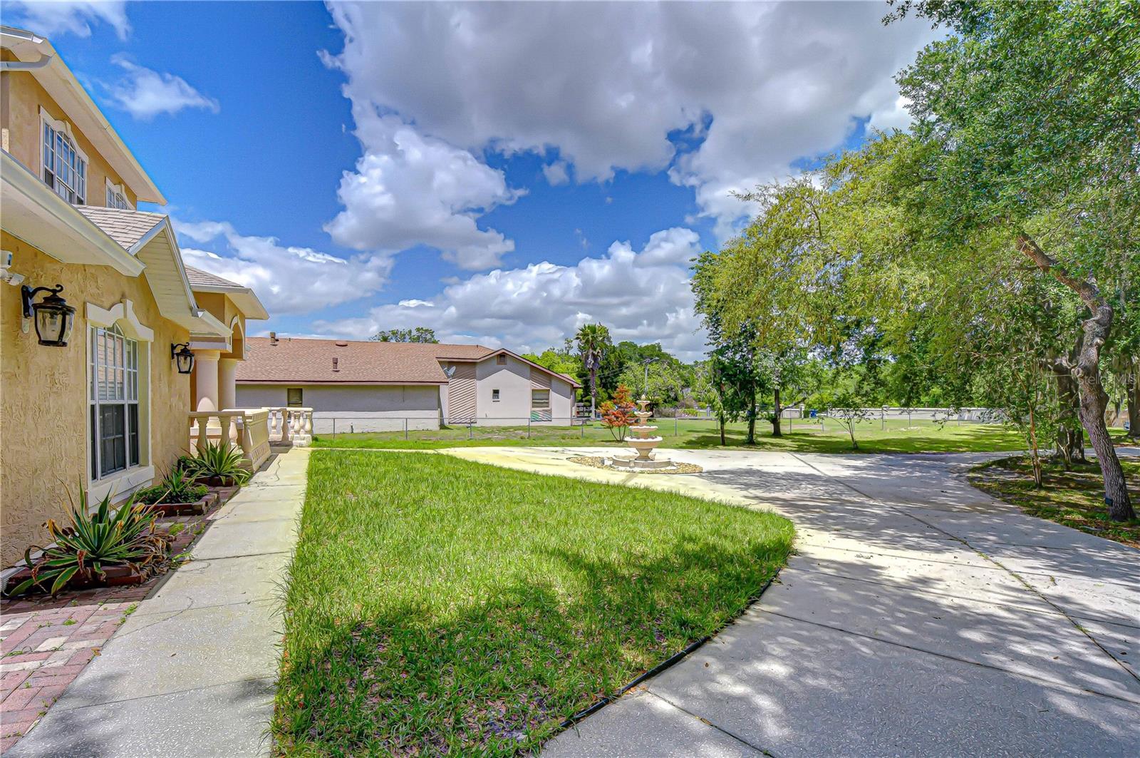 6213 PARKWAY BLVD, LAND O LAKES, FL, 34639