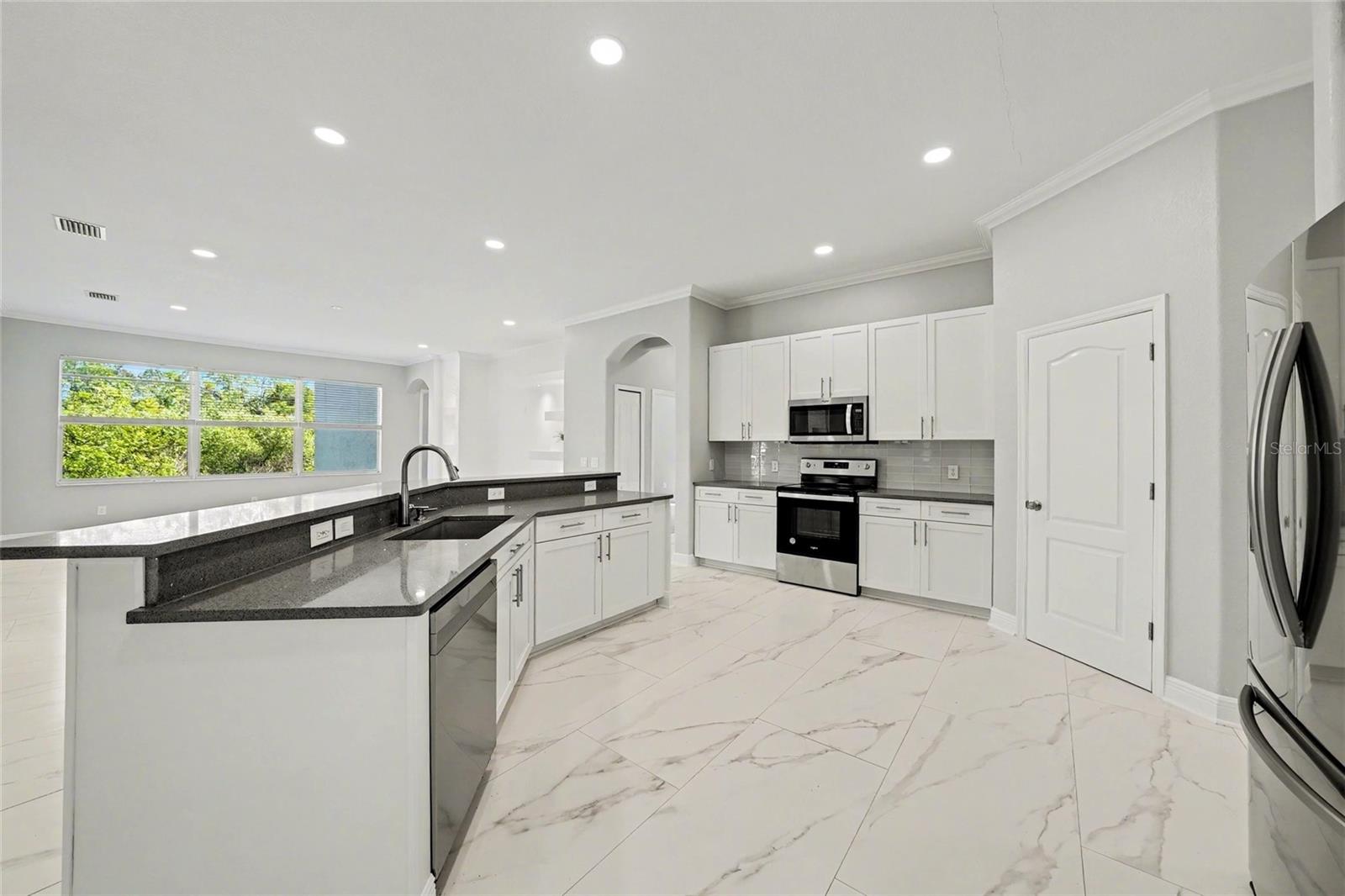 6218 BRIDLEFORD DR, WESLEY CHAPEL, FL, 33545