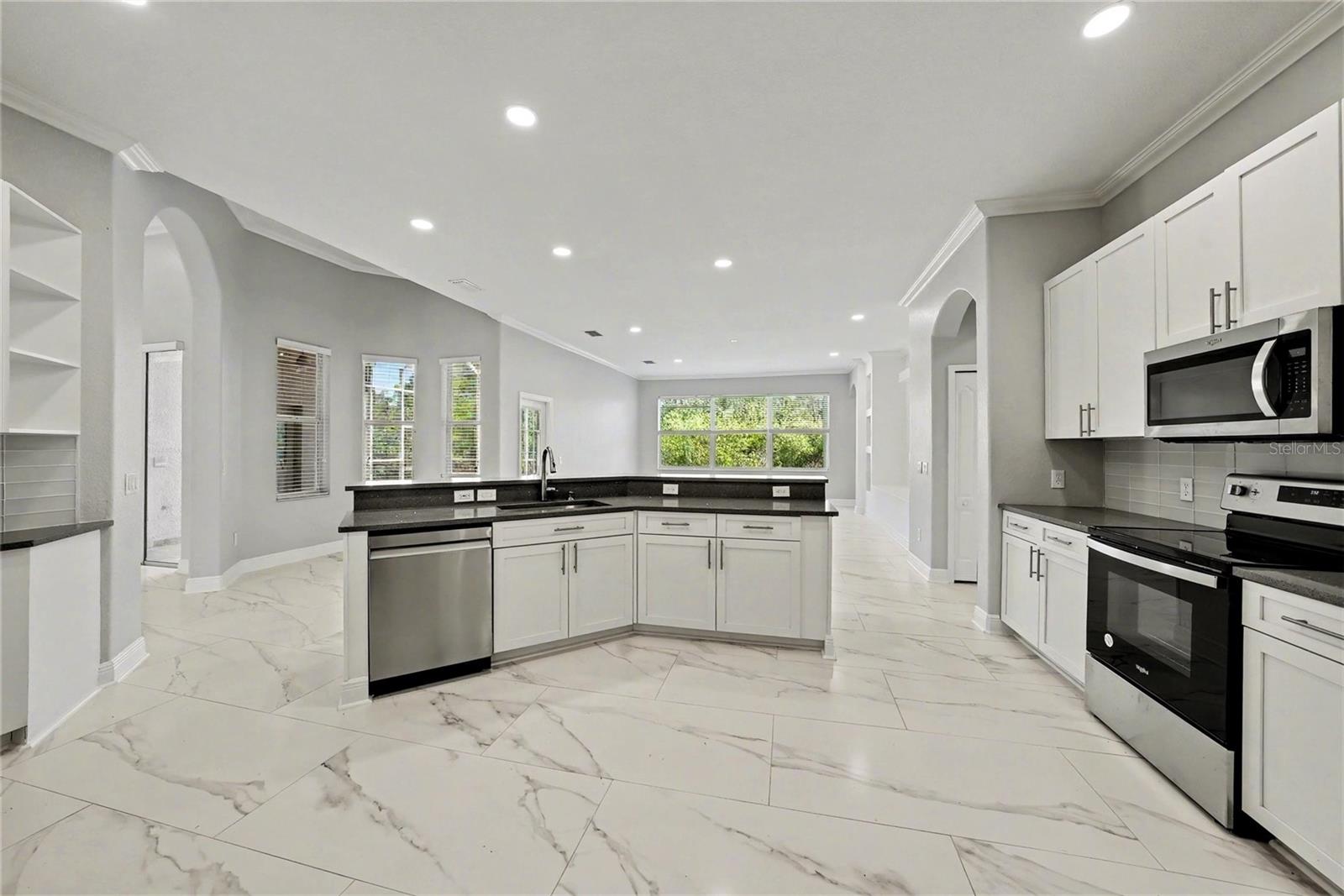 6218 BRIDLEFORD DR, WESLEY CHAPEL, FL, 33545