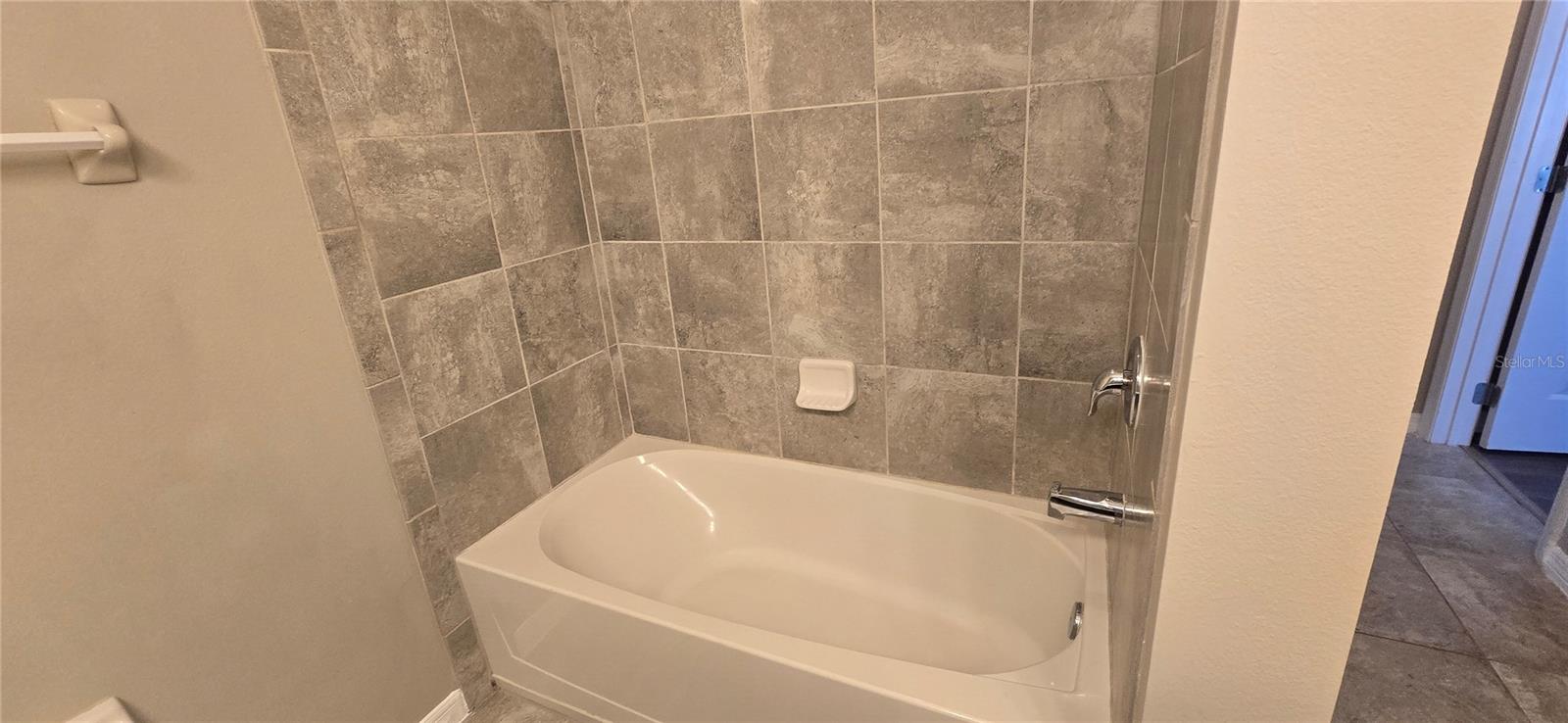 7564 BISHOP SQUARE DR, WINTER GARDEN, FL, 34787