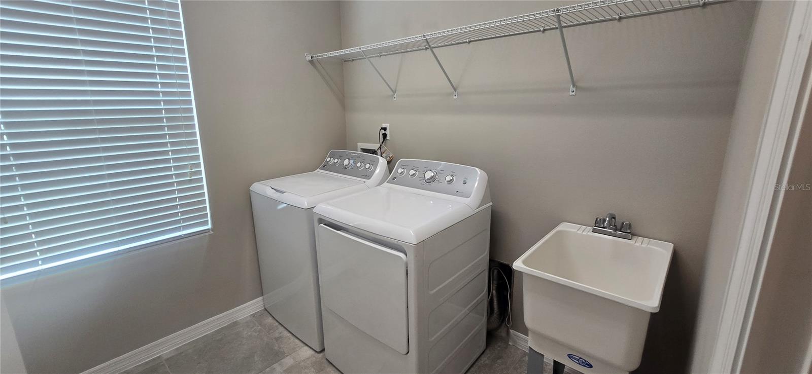 7564 BISHOP SQUARE DR, WINTER GARDEN, FL, 34787