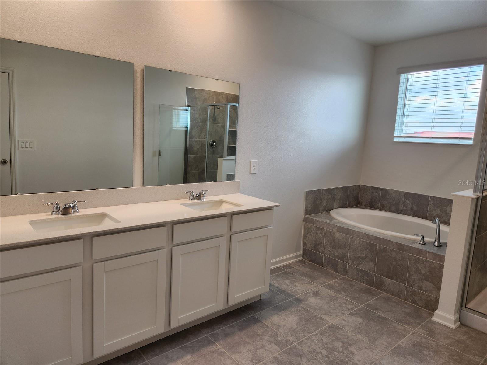 203 BOGEY DR, DAVENPORT, FL, 33896